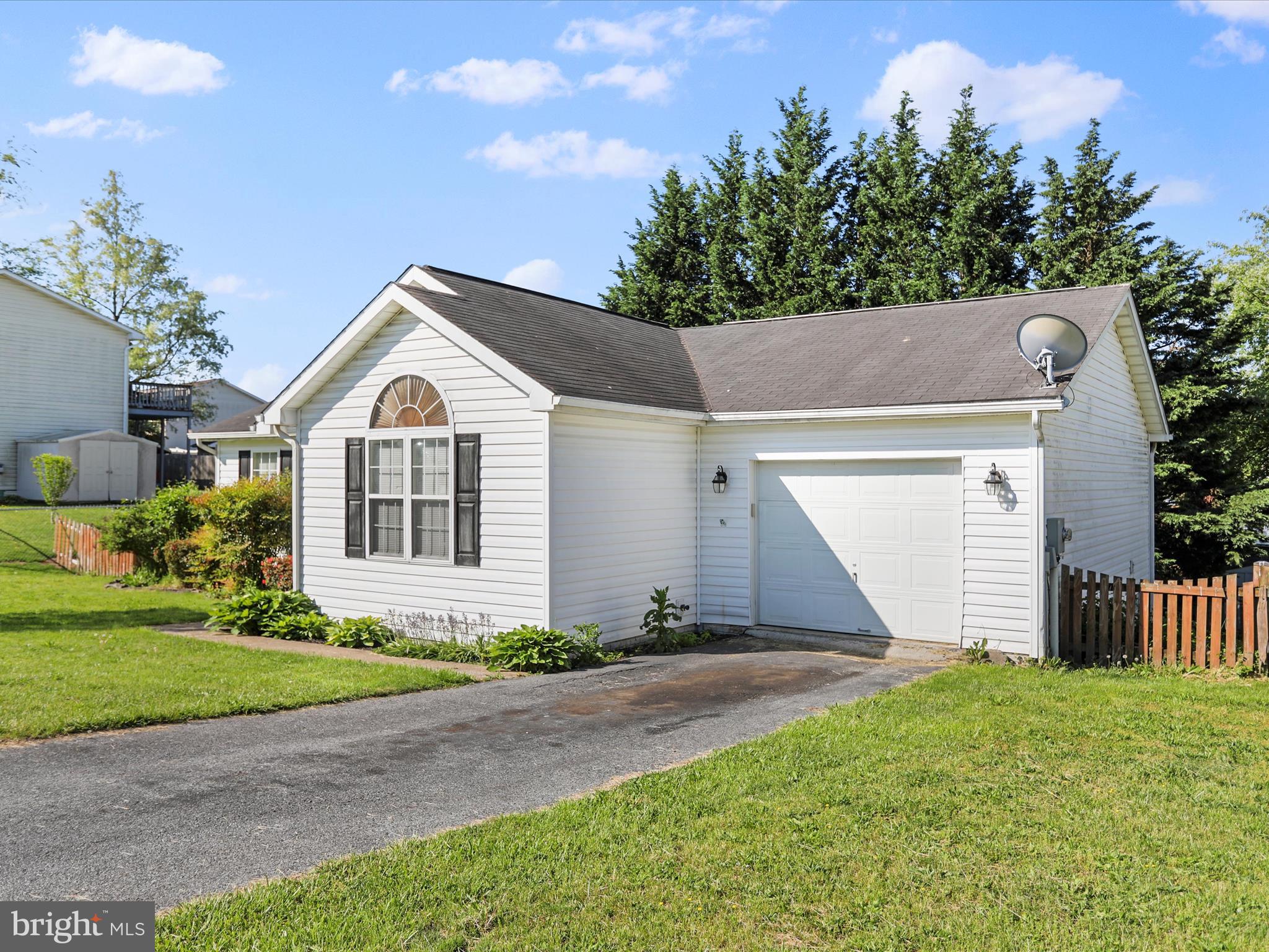 OPEQUON MEADOWS - Residential