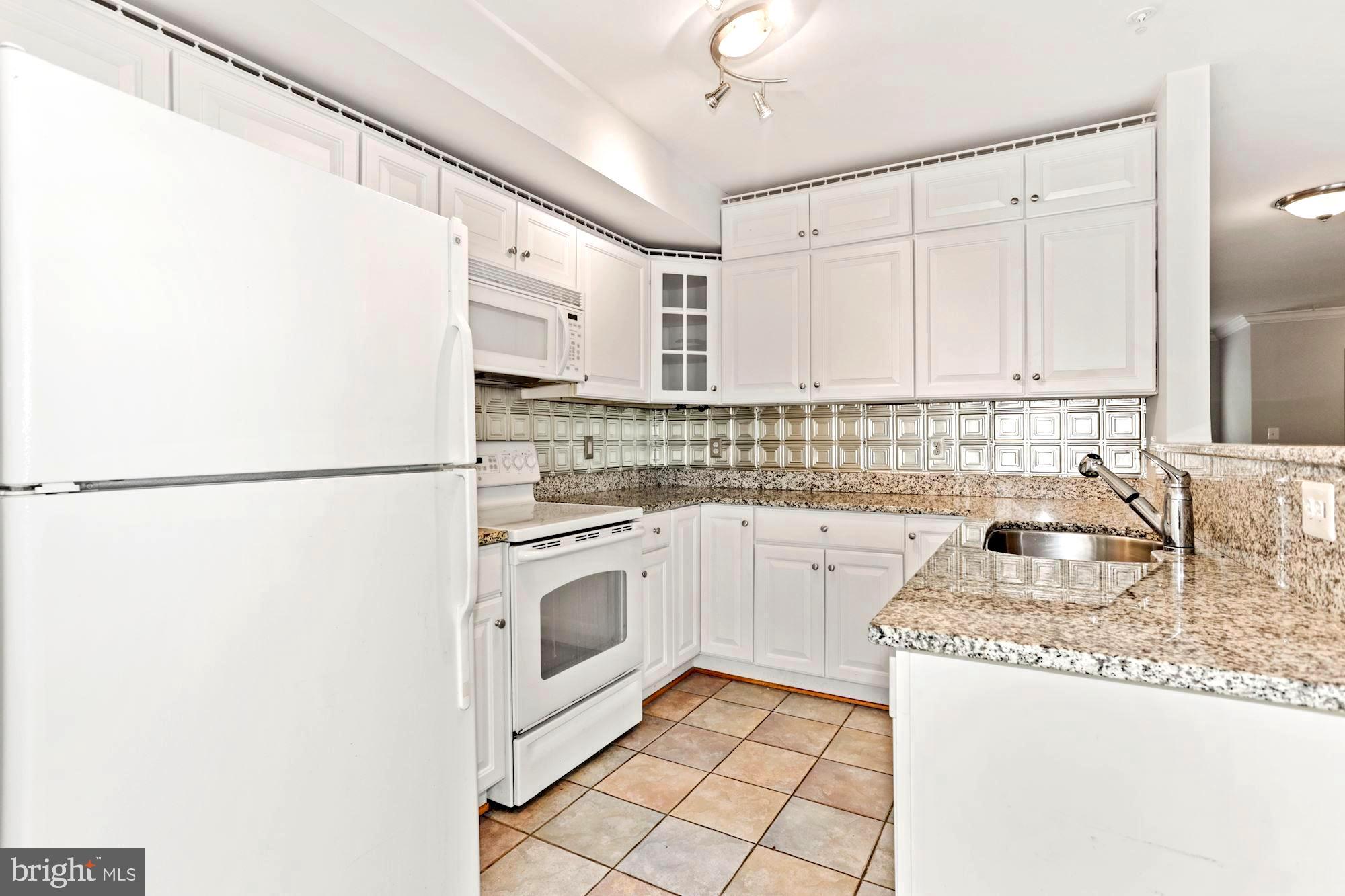 CREEKSIDE COVE - Residential