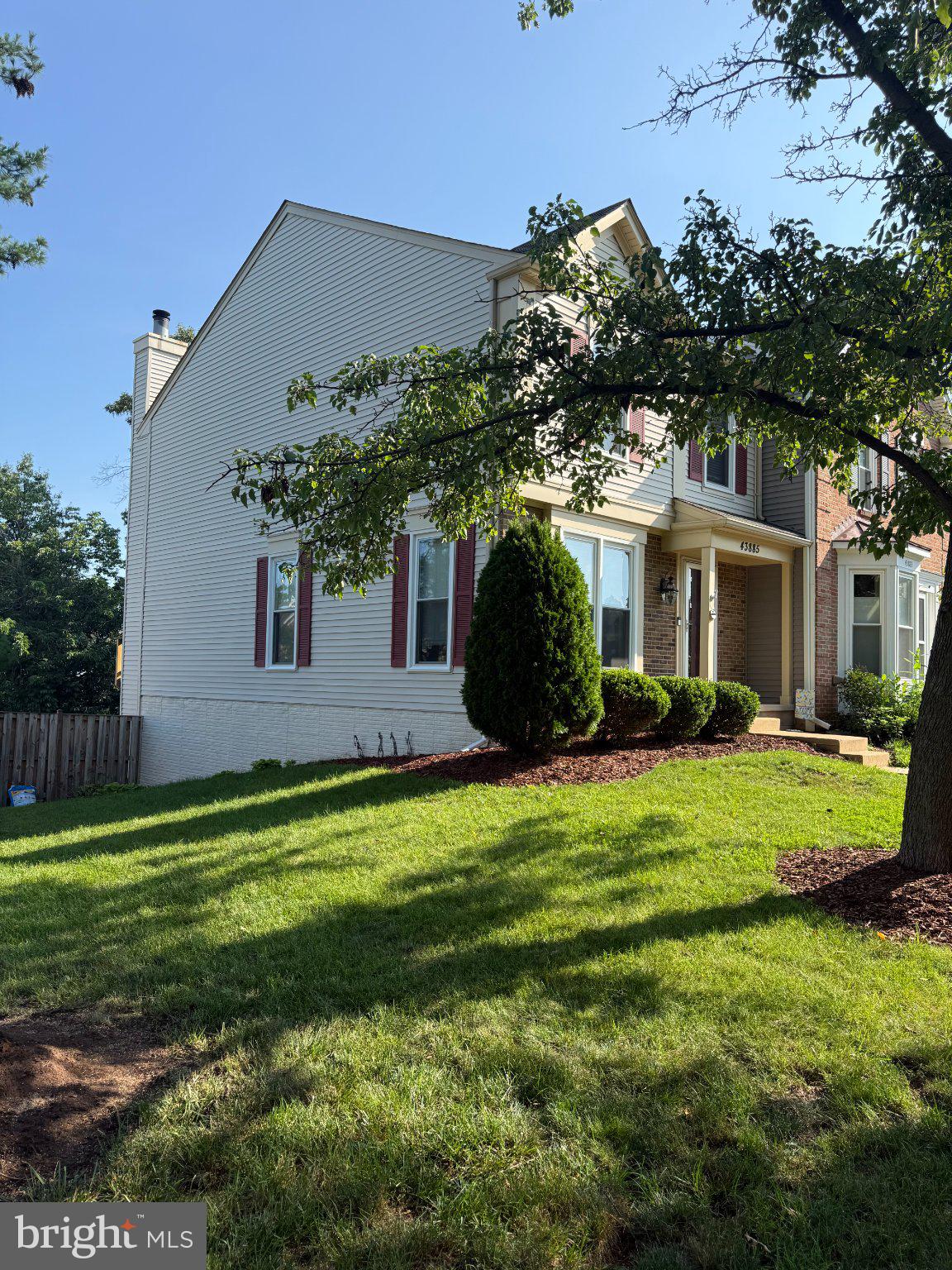 43885 LABURNUM SQUARE
