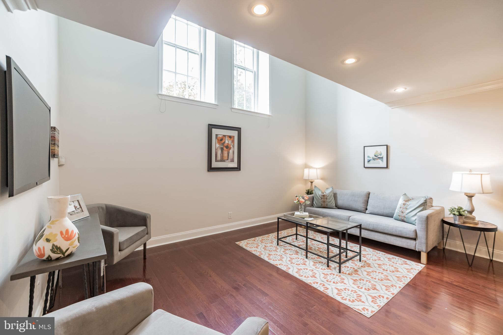 FAIRMOUNT - Residential