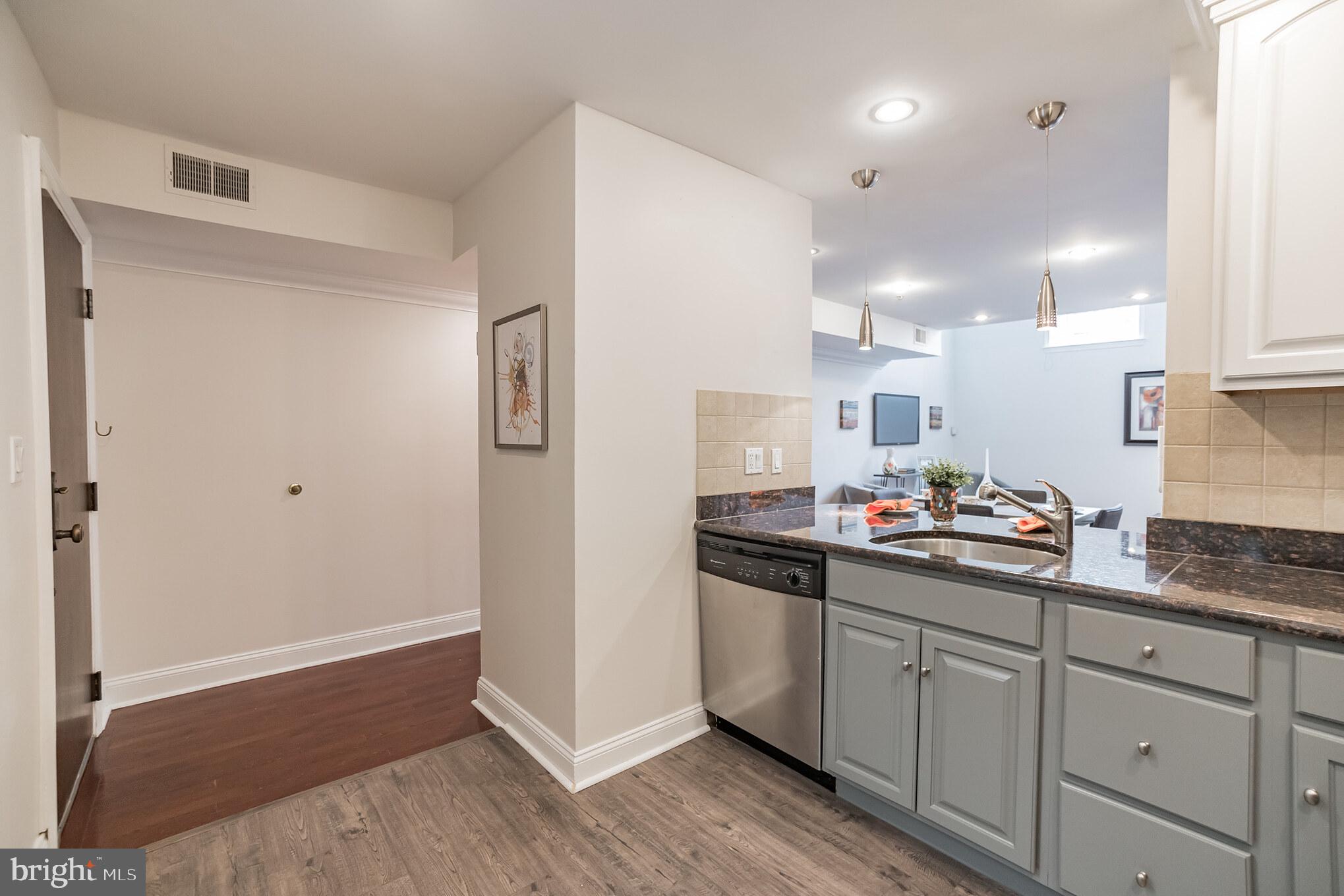 FAIRMOUNT - Residential