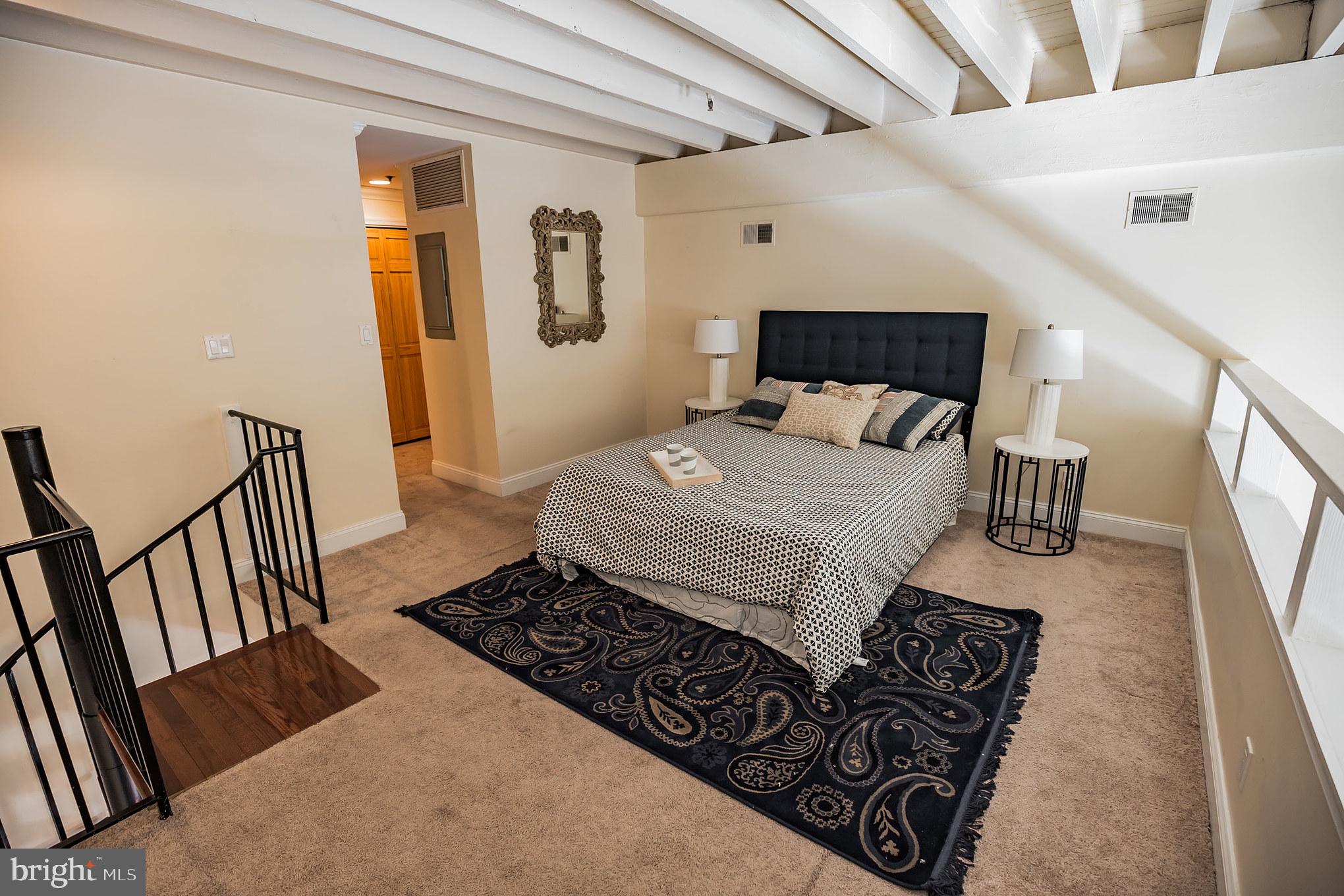 FAIRMOUNT - Residential