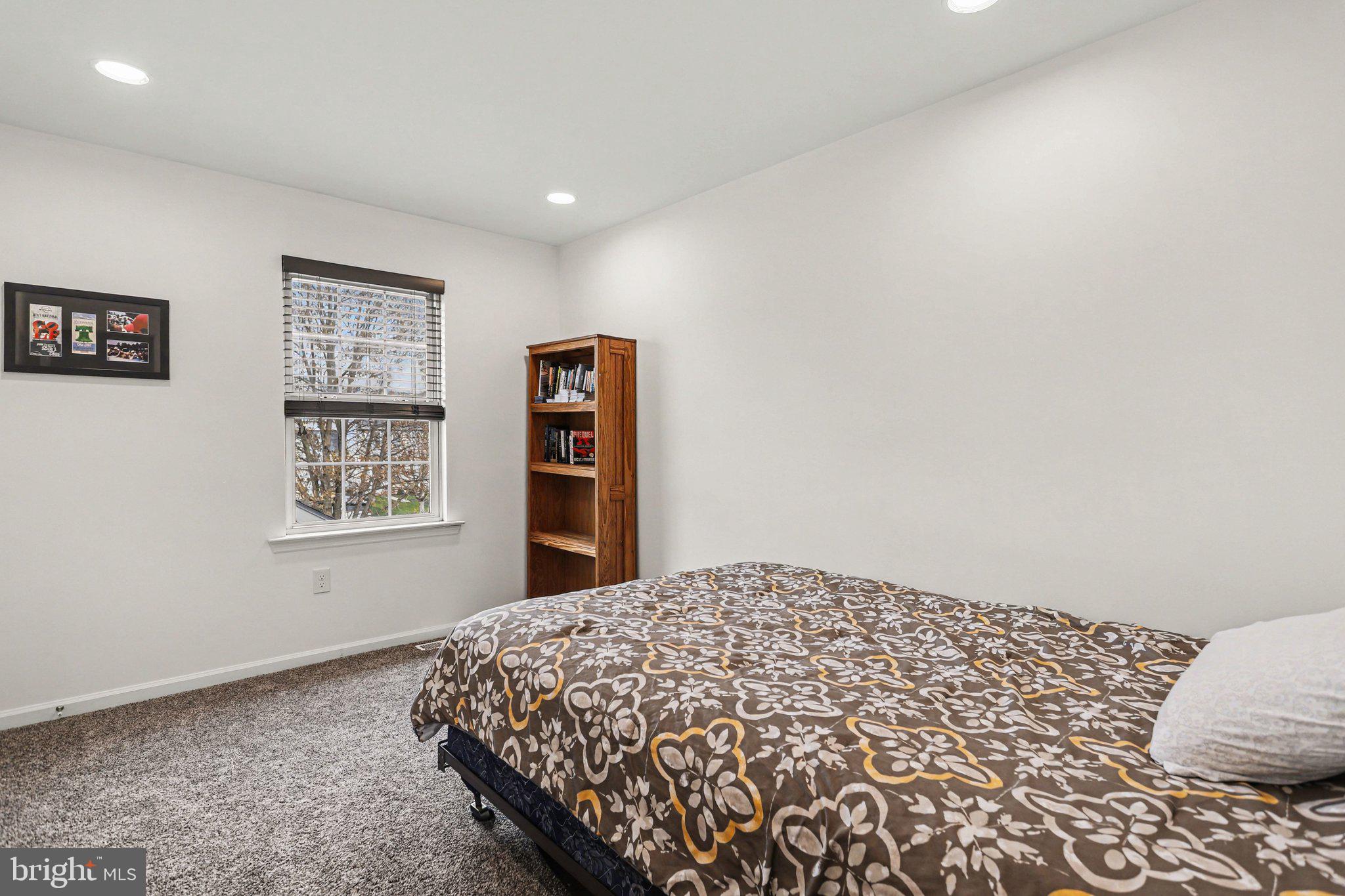 MALLARD POND - Residential