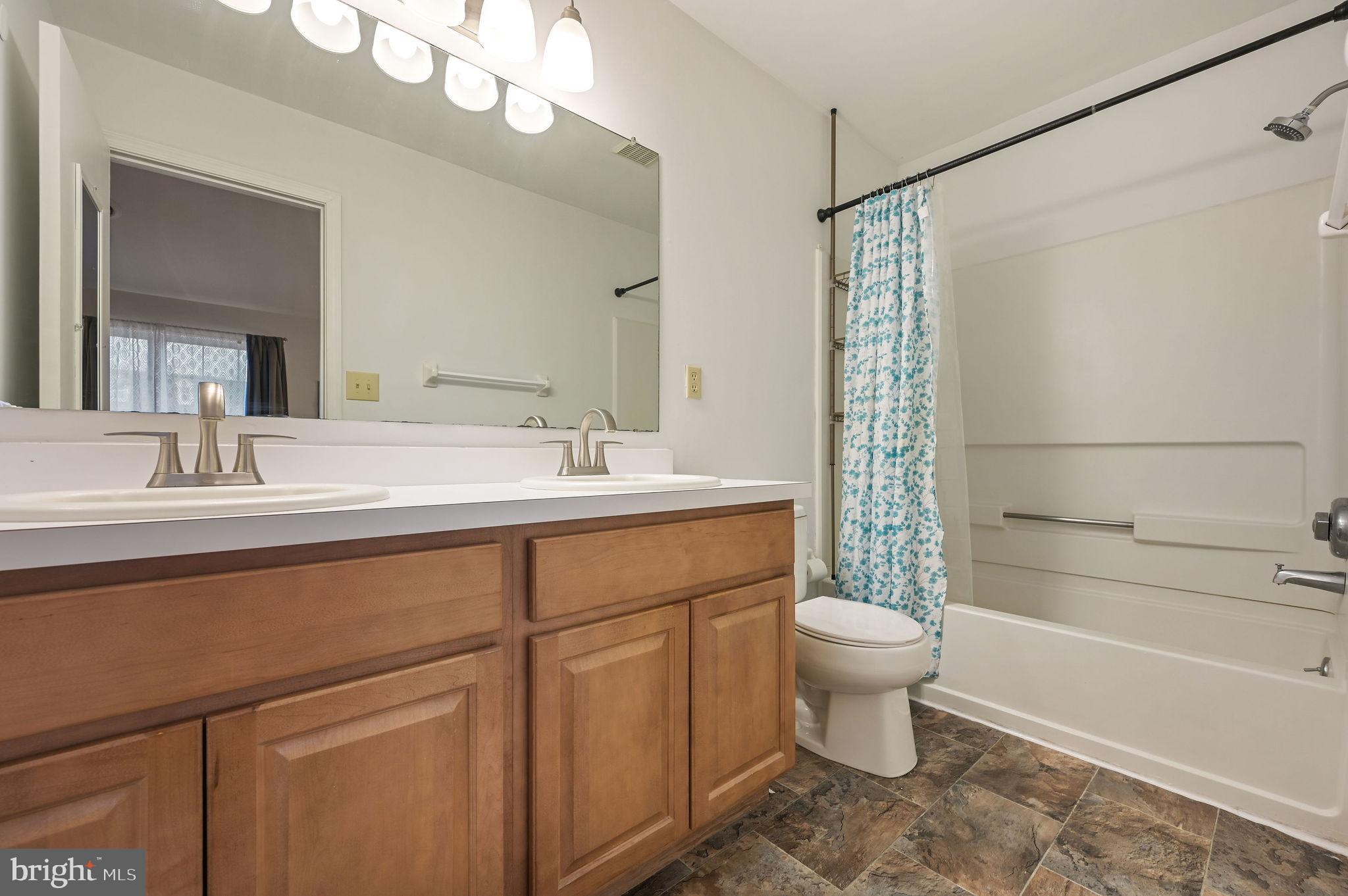 VILLAGE OF WESTOVE - Residential