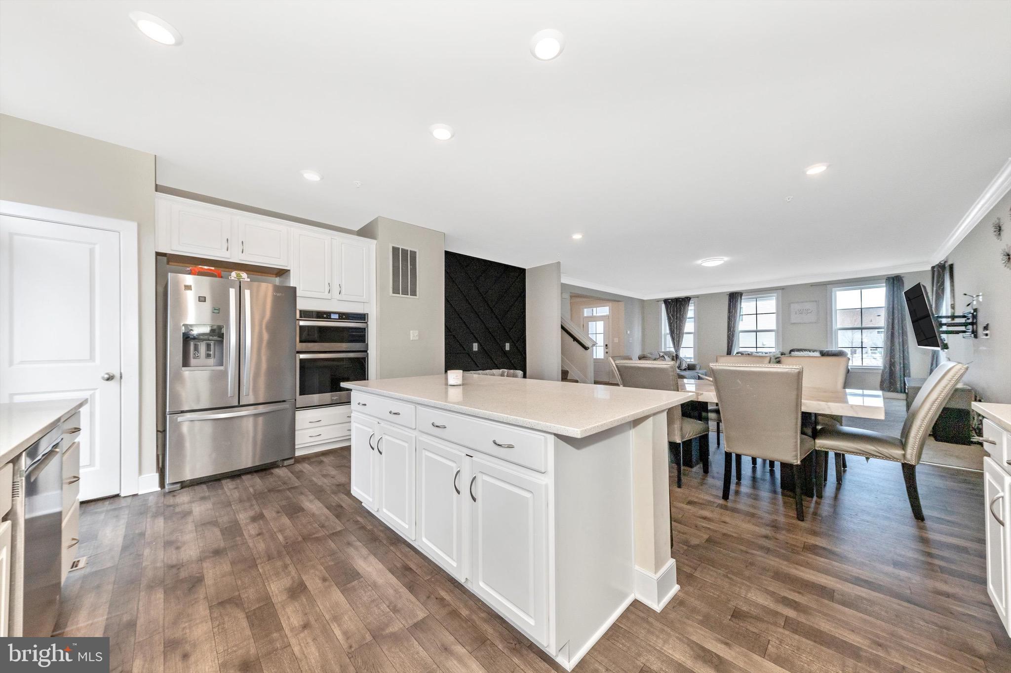 1807 FAIRWAY LANE