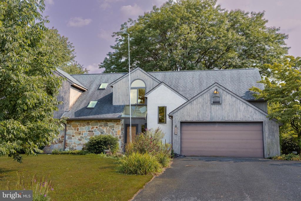 Photo of 3466 DAWN VIEW DR, LANCASTER, PA 17601 (MLS # PALA2038740)