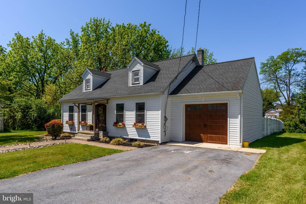 Photo of 122 N 3rd Street, BAINBRIDGE, PA 17502 (MLS # PALA2086696)
