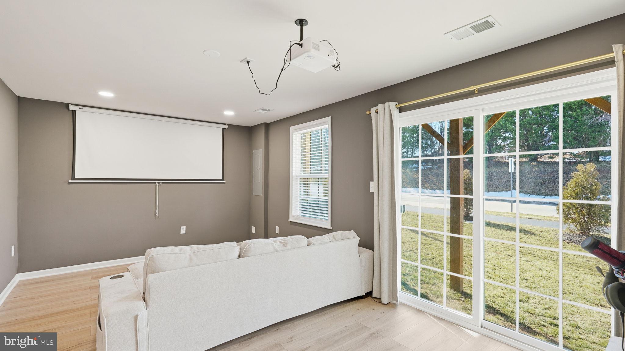 MADISON STATION - Residential