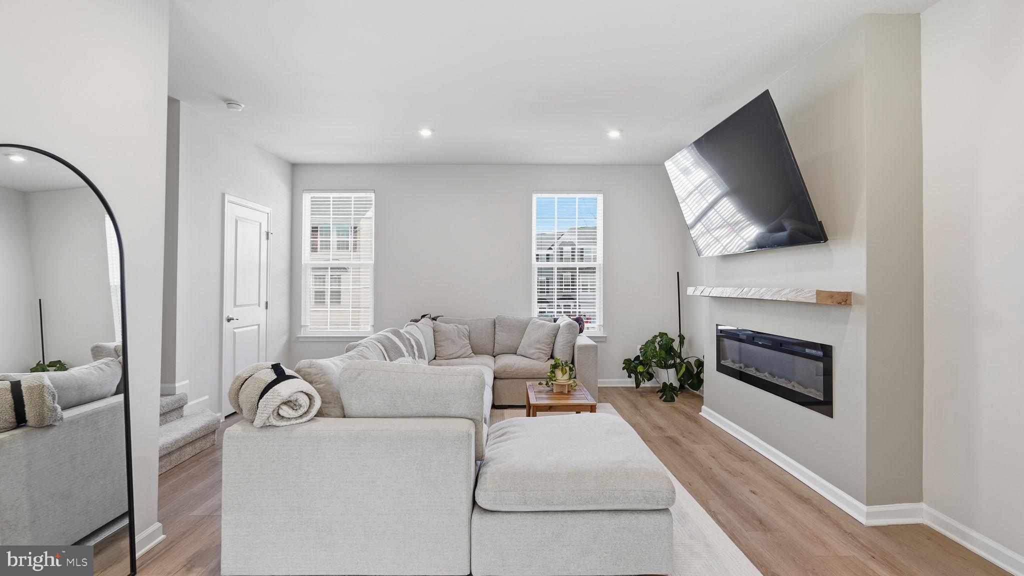 MADISON STATION - Residential