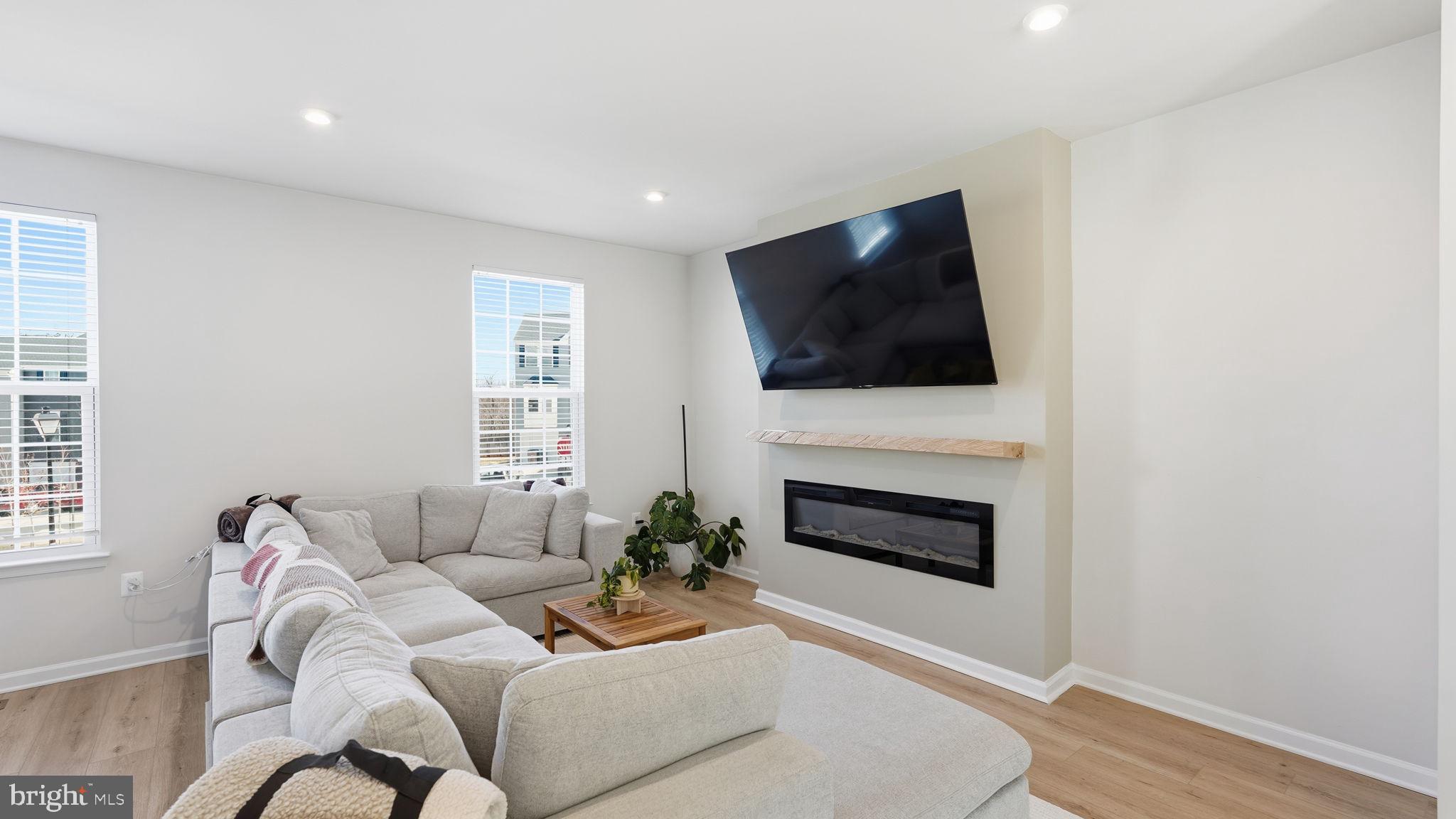 MADISON STATION - Residential