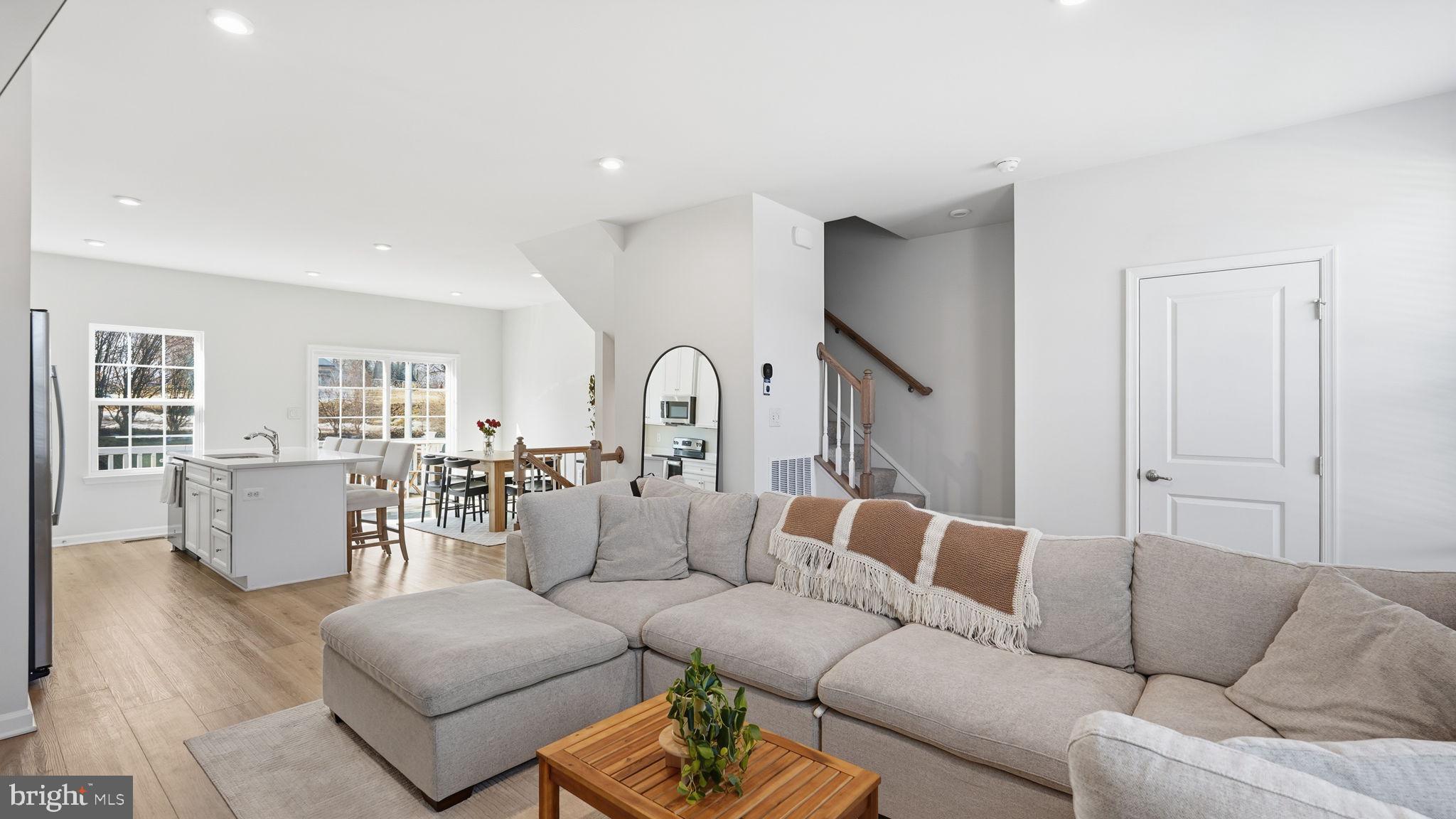 MADISON STATION - Residential