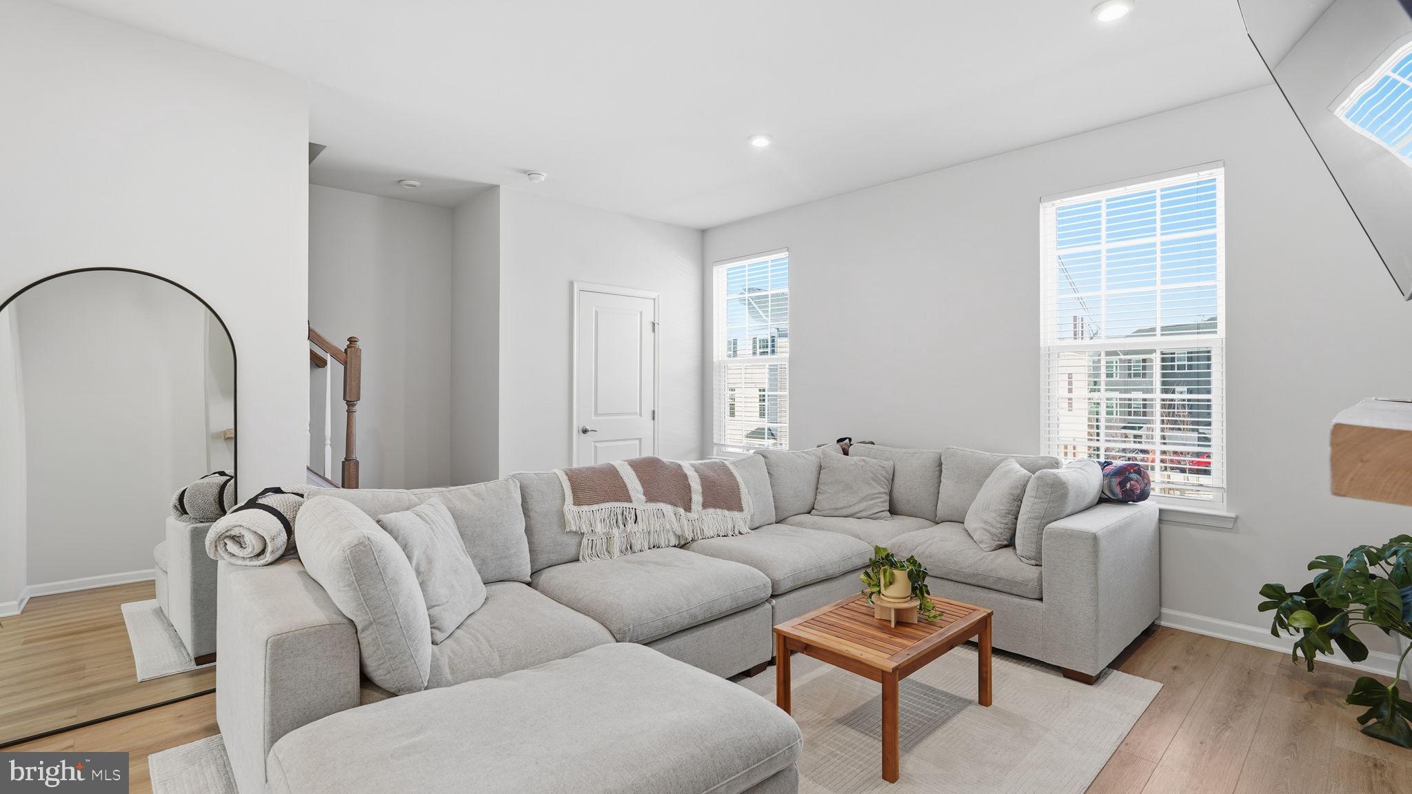 MADISON STATION - Residential