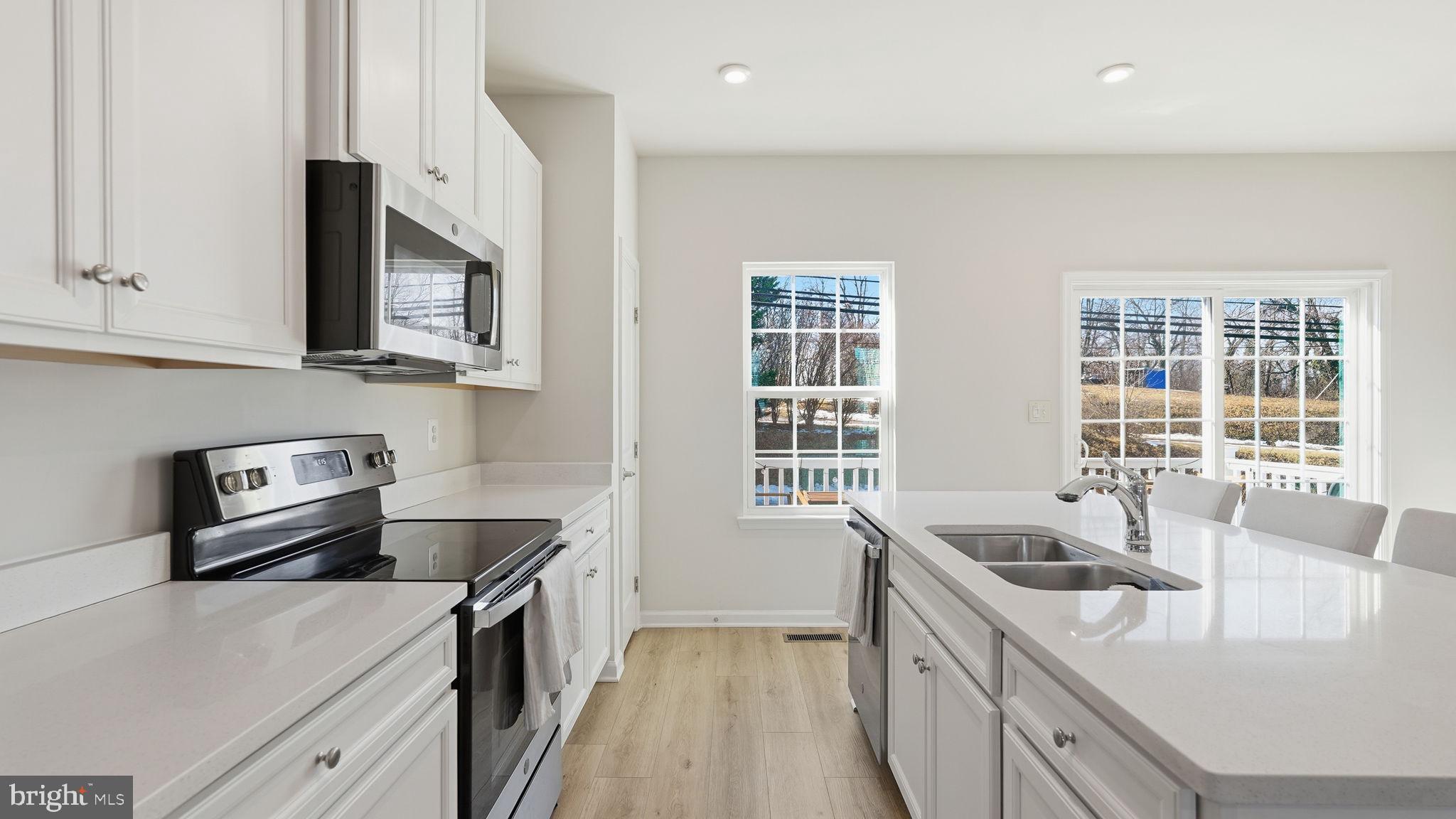 MADISON STATION - Residential