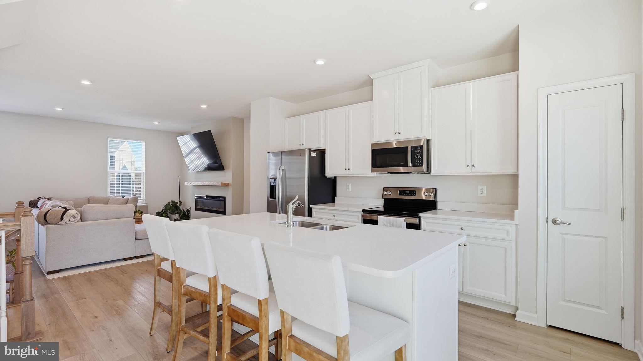 MADISON STATION - Residential