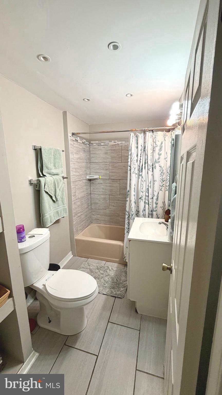 LAWNCREST - Residential