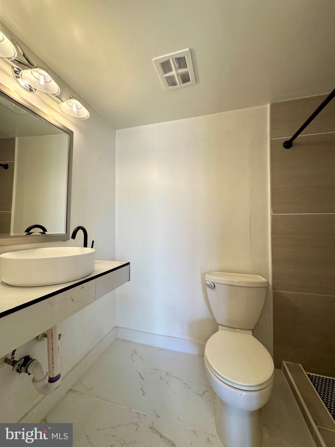 YORKTOWNE SQUARE - Residential Lease