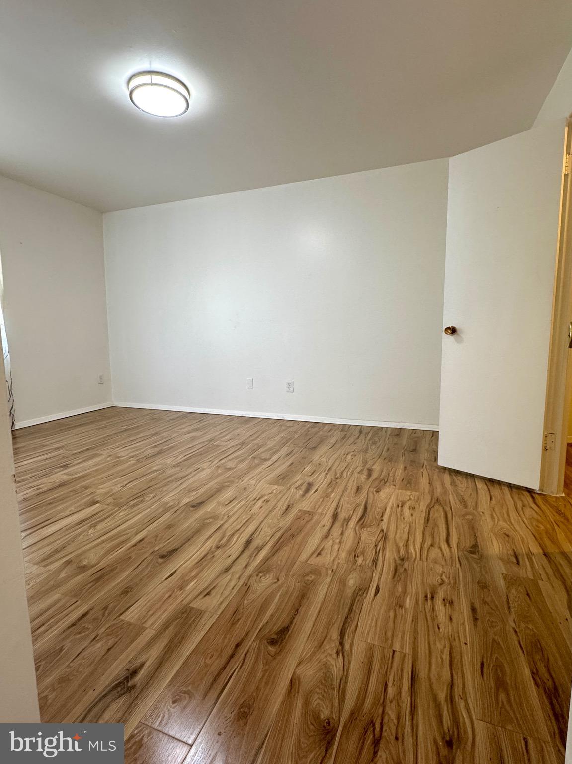 YORKTOWNE SQUARE - Residential Lease