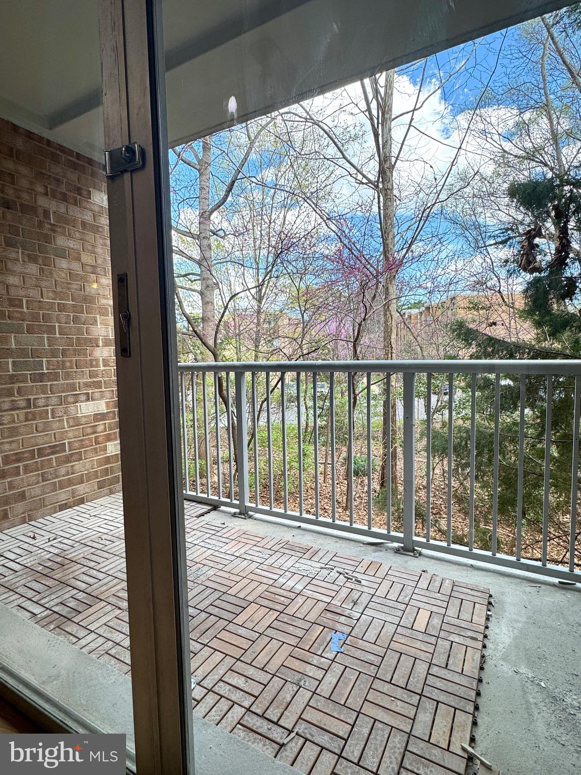 YORKTOWNE SQUARE - Residential Lease