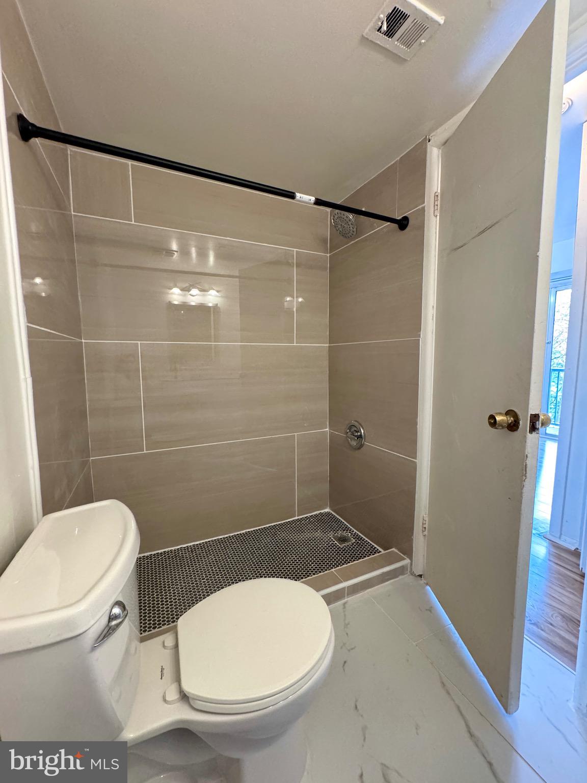 YORKTOWNE SQUARE - Residential Lease