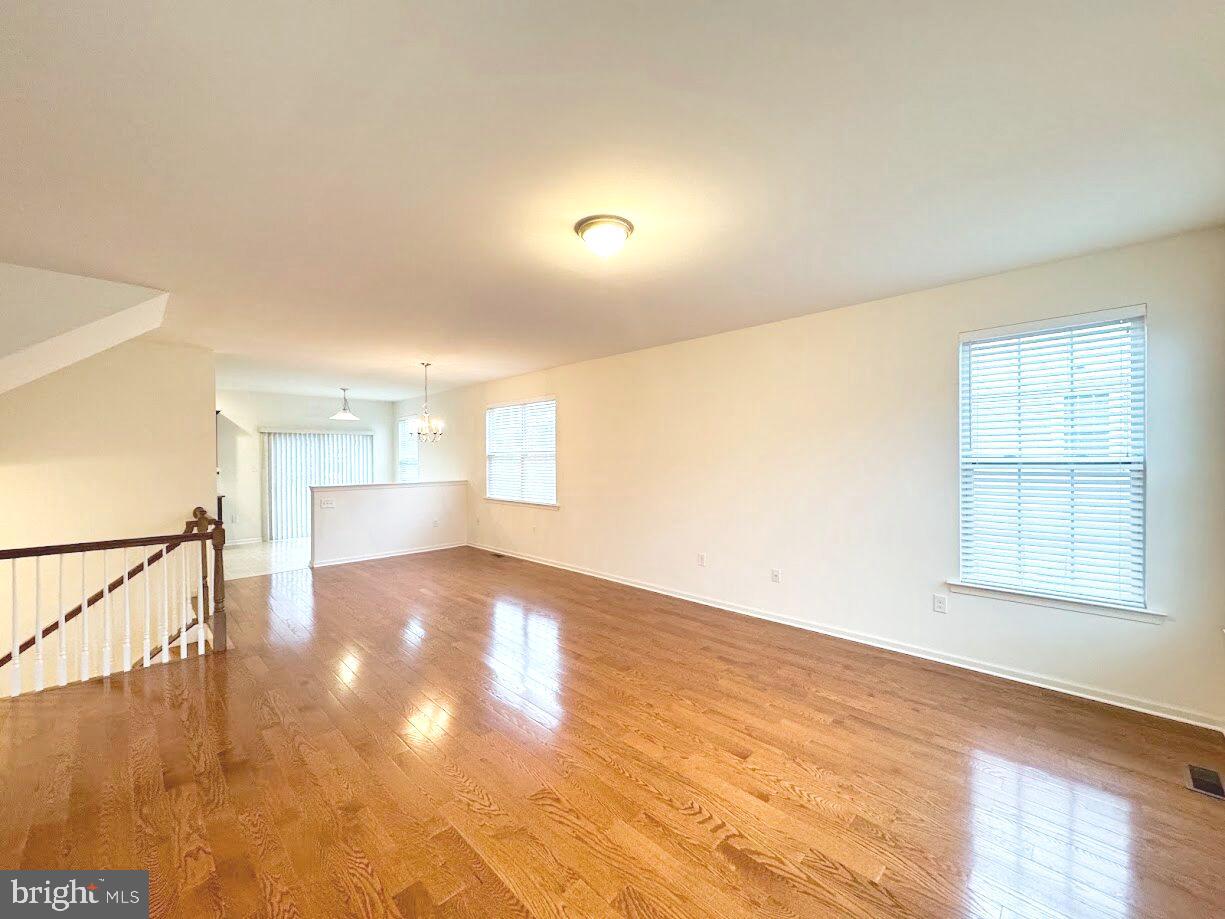 WILLIAMSON SQUARE - Residential Lease