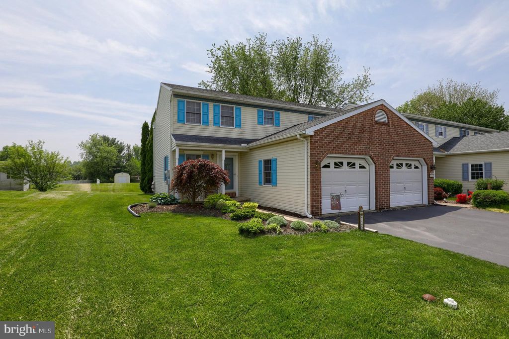 Photo of 725 W 6TH ST, LITITZ, PA 17543 (MLS # PALA2034230)
