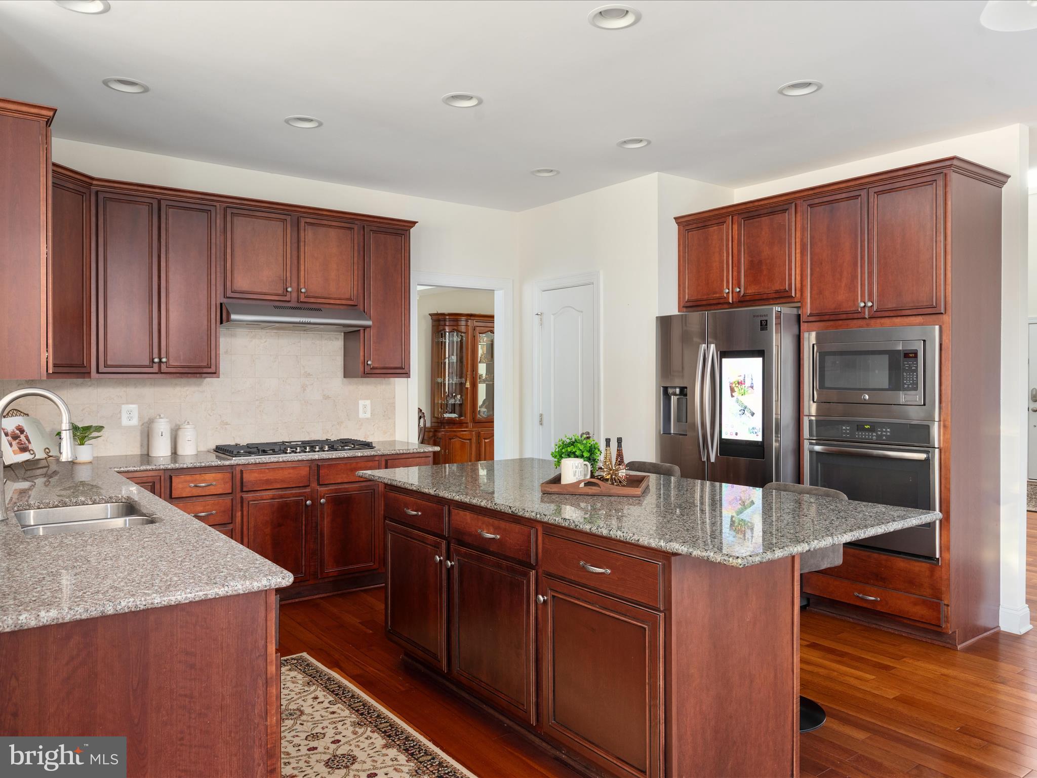 LENAH MILL - THE EXECUTIVES - Residential