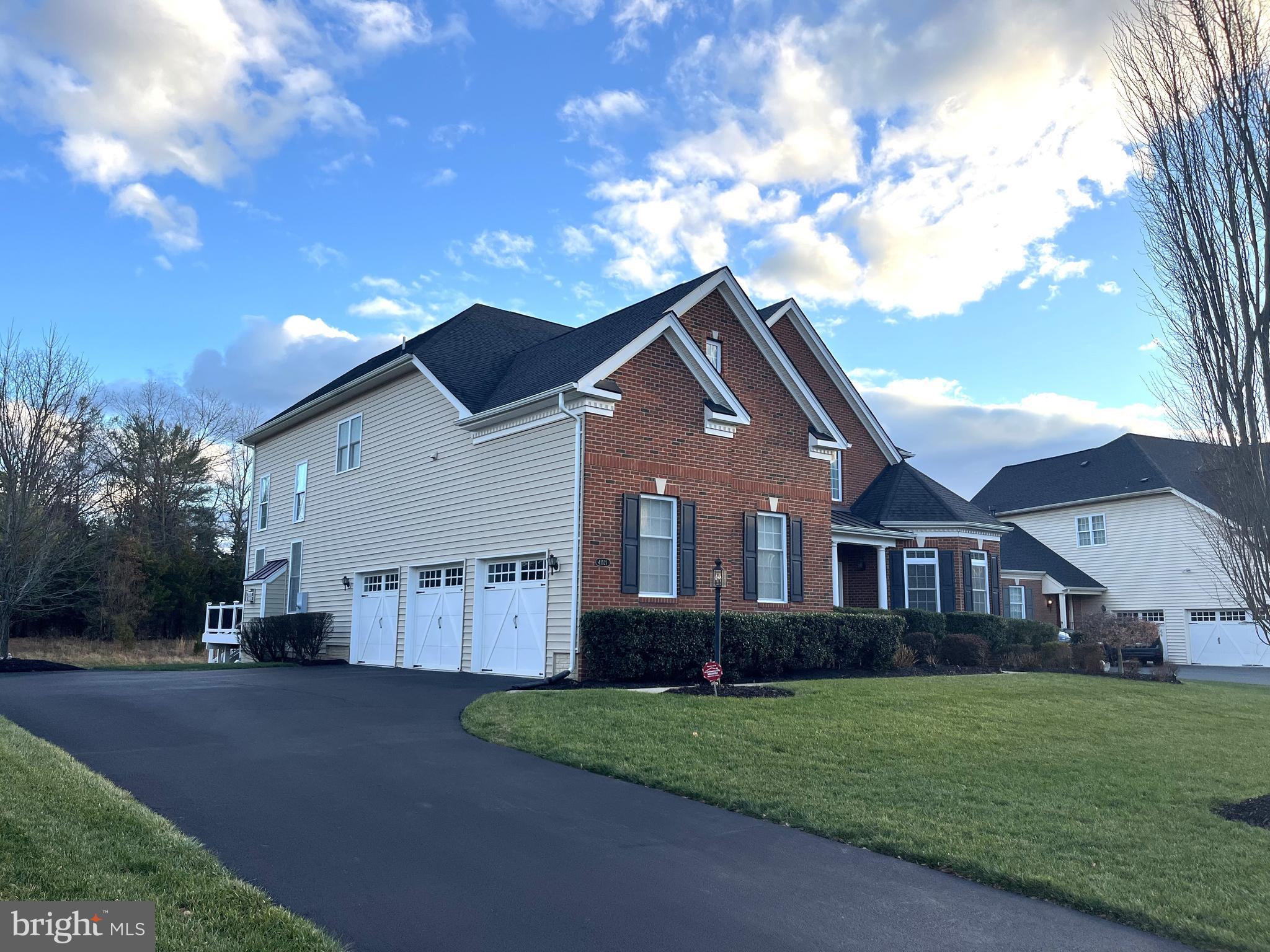 LENAH MILL - THE EXECUTIVES - Residential