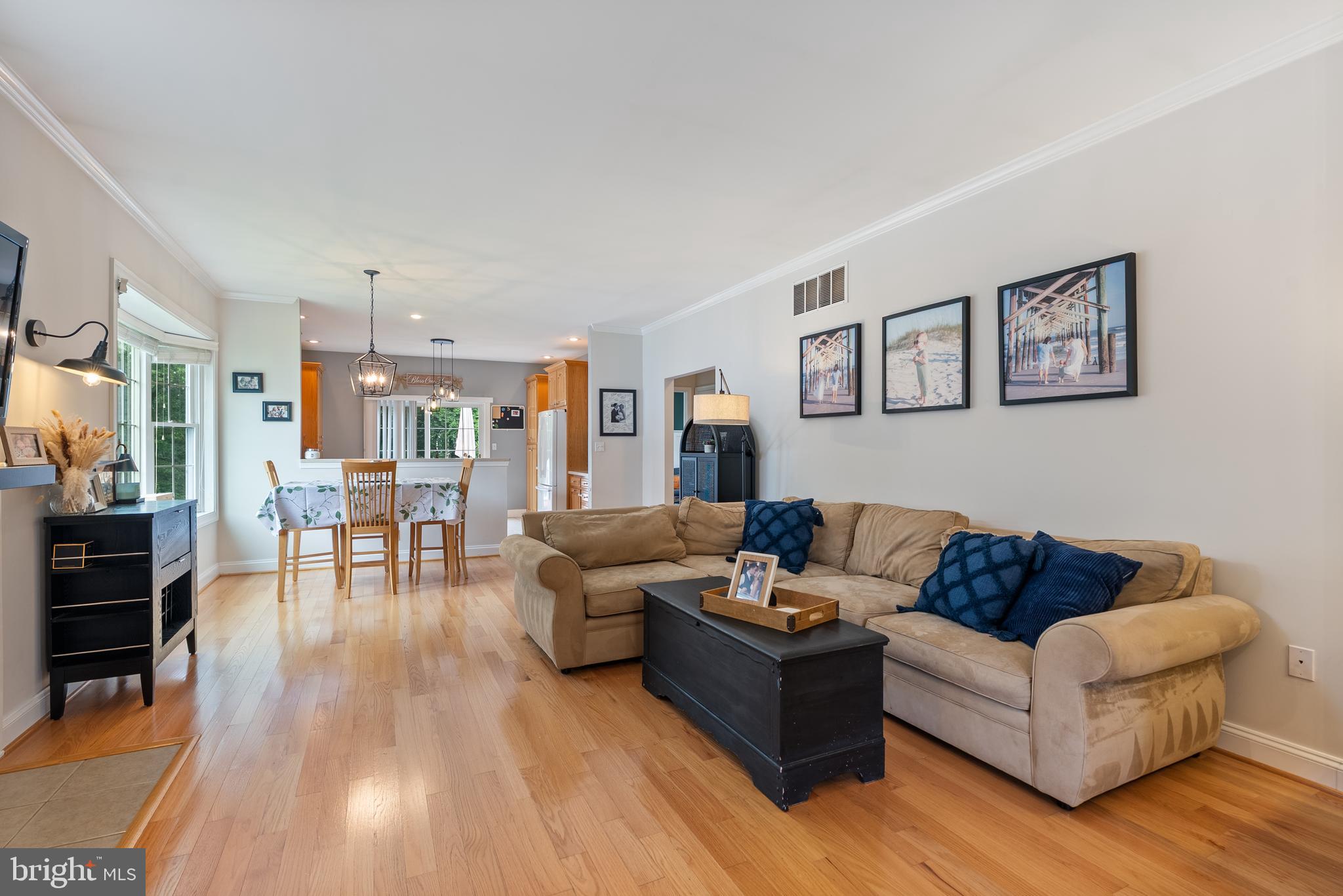 9128 SNYDER LANE