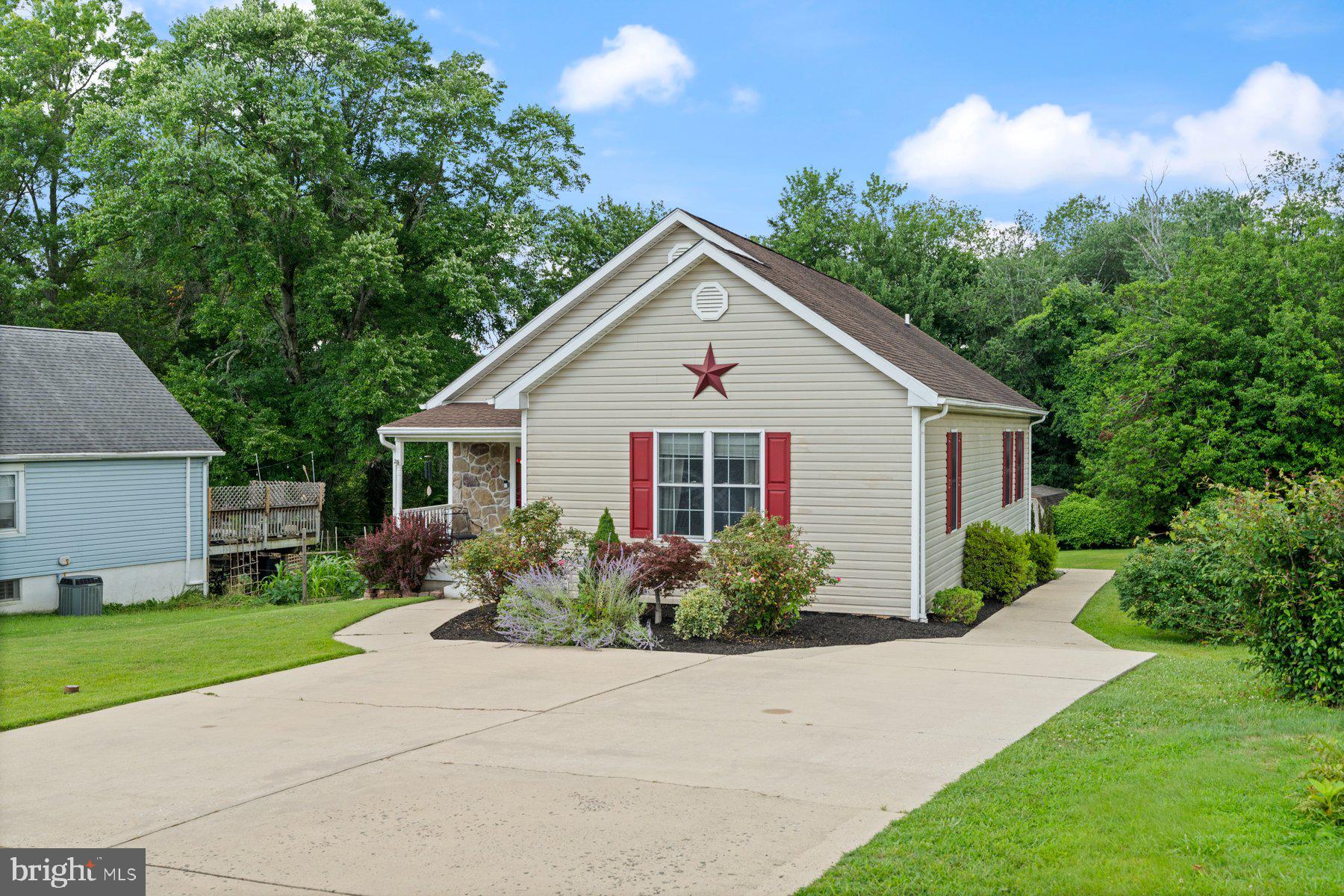 9128 SNYDER LANE