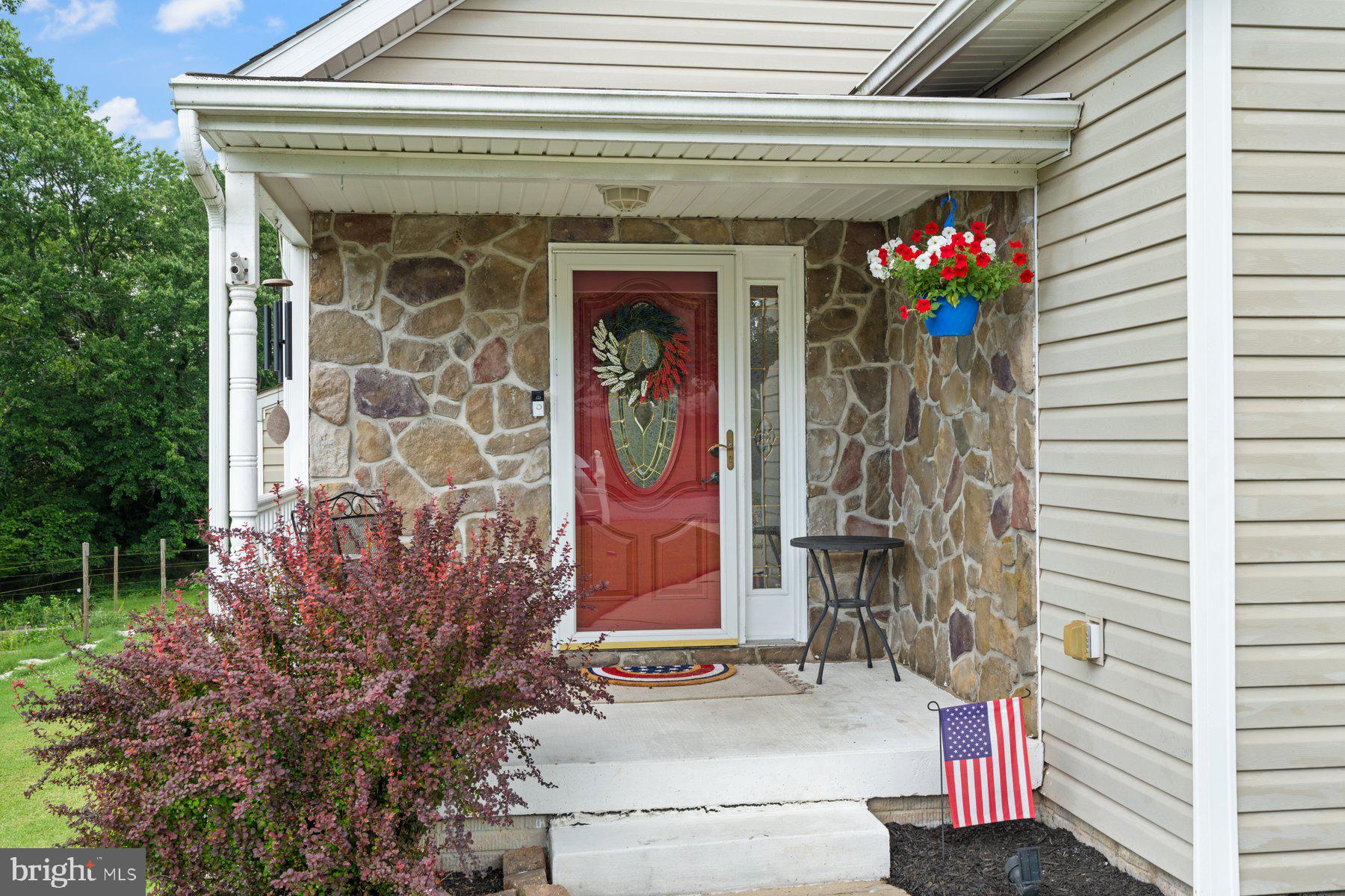 9128 SNYDER LANE