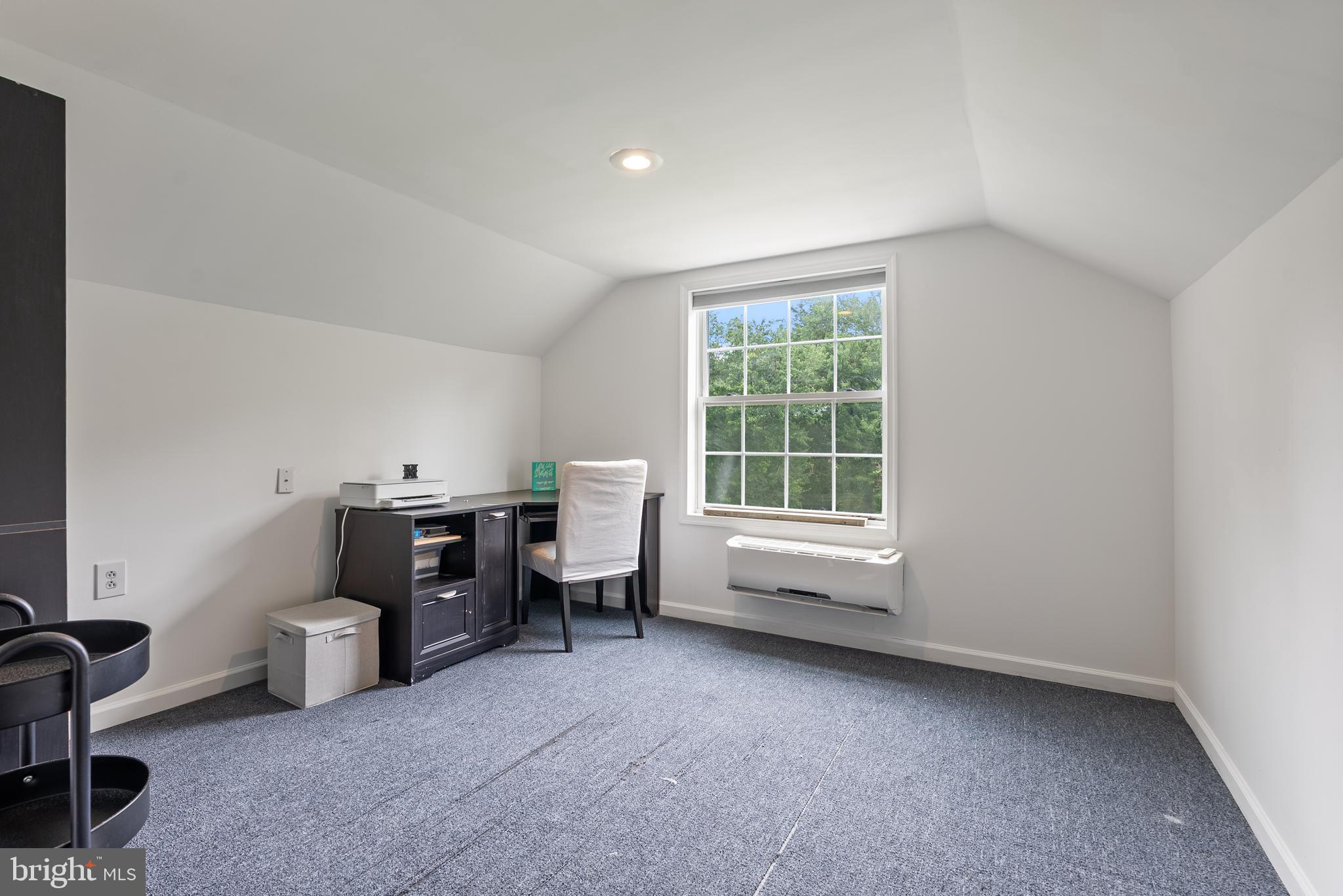 PERRY HALL - Residential