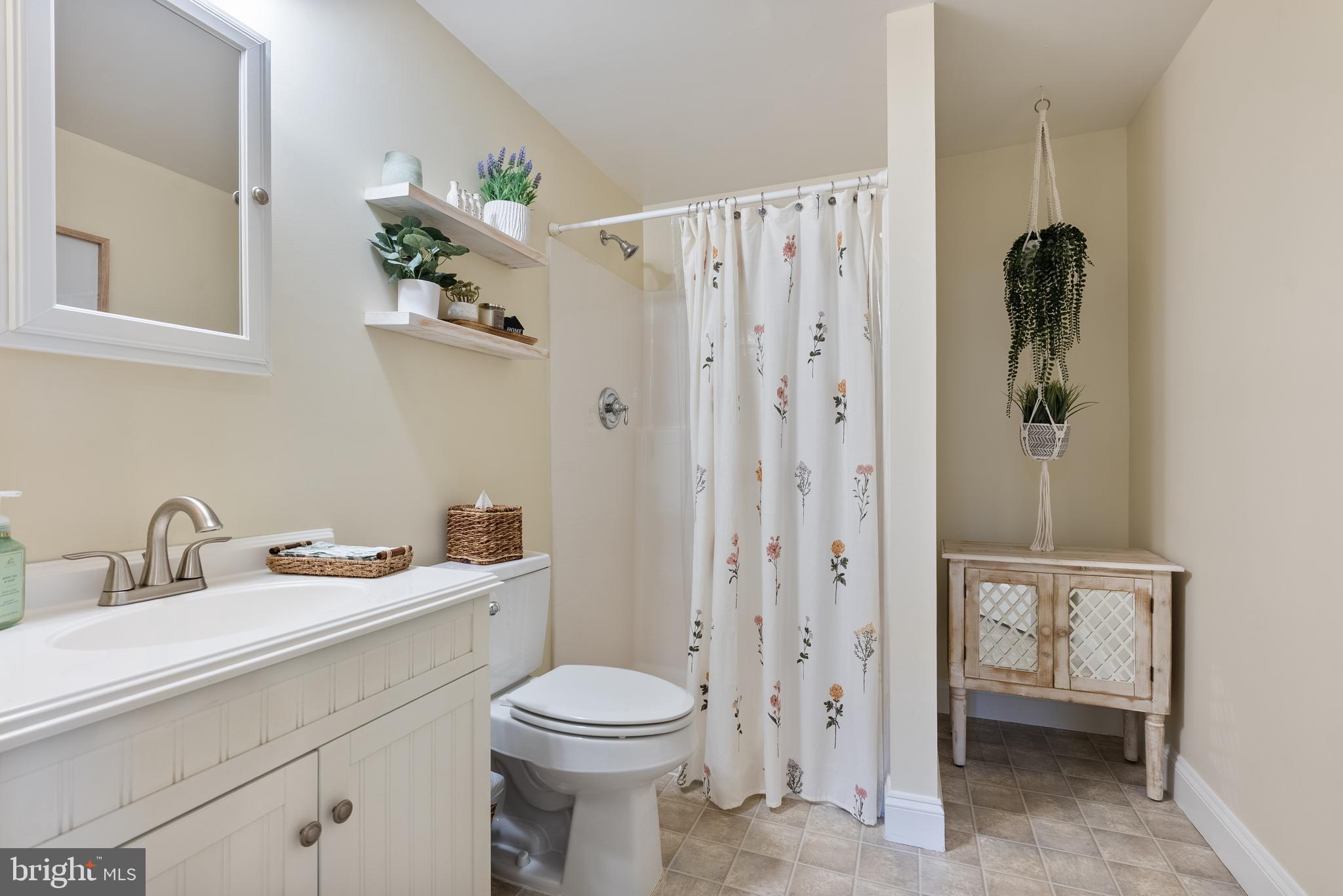 PERRY HALL - Residential