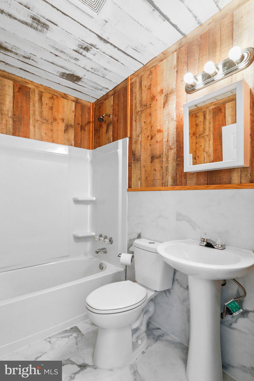 SHAWNEELAND - Residential