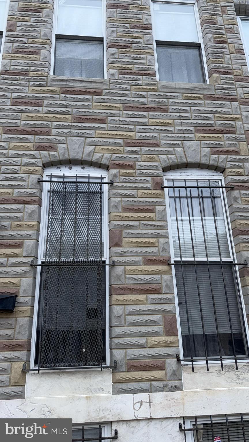 2586 W FAYETTE STREET