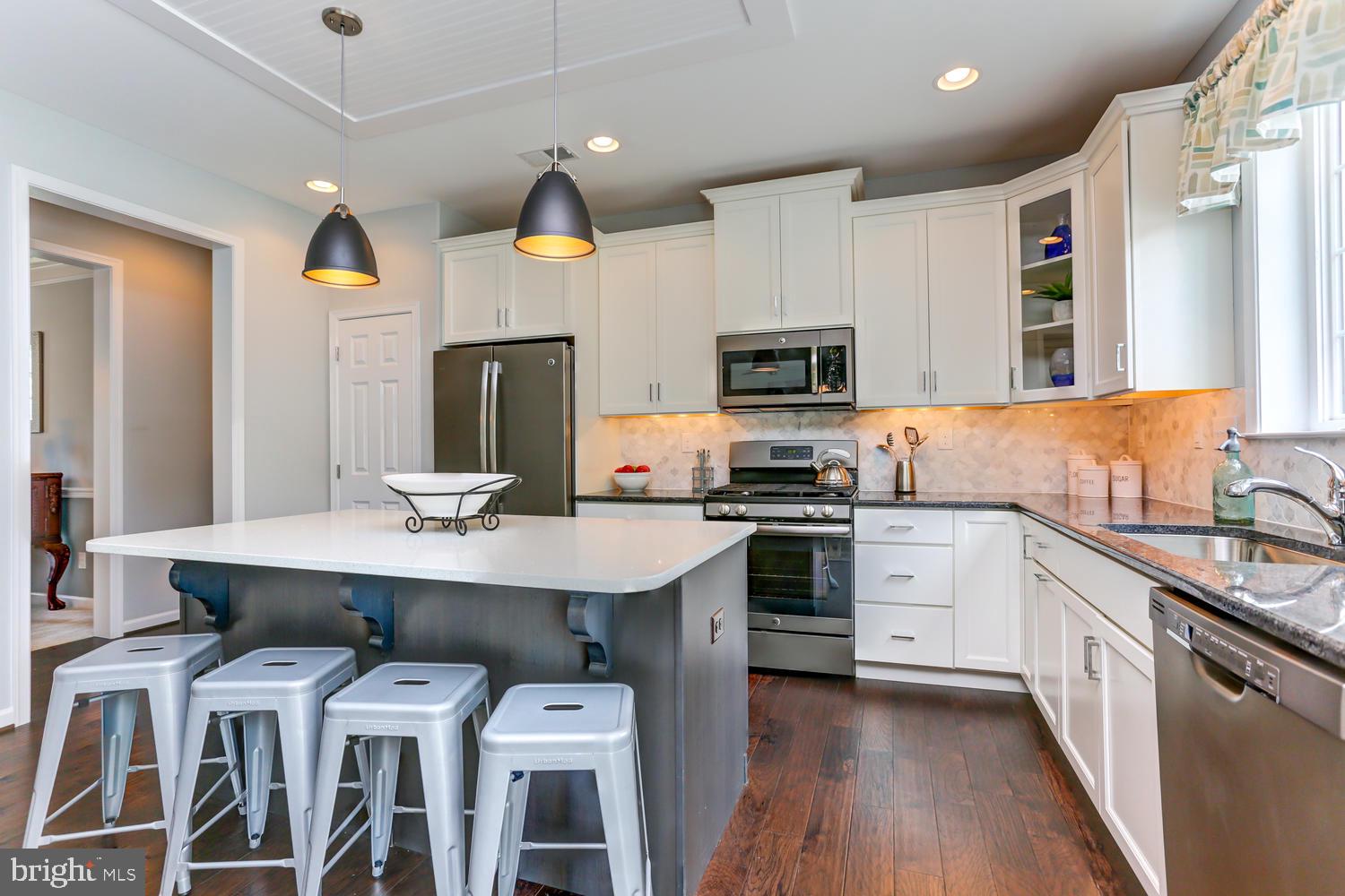 POND VIEW ESTATES - Residential