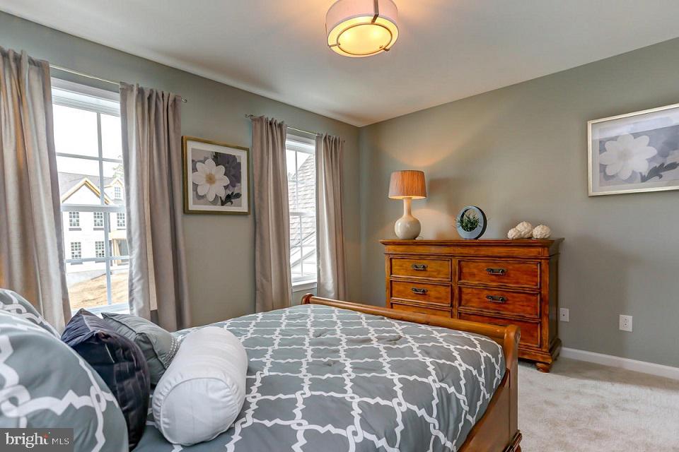 POND VIEW ESTATES - Residential