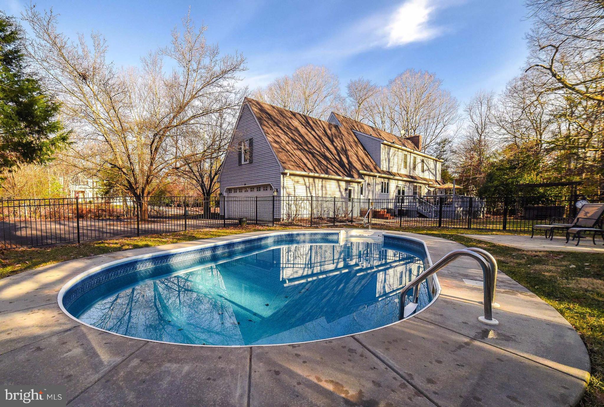 BRETON BAY ESTATES - Residential