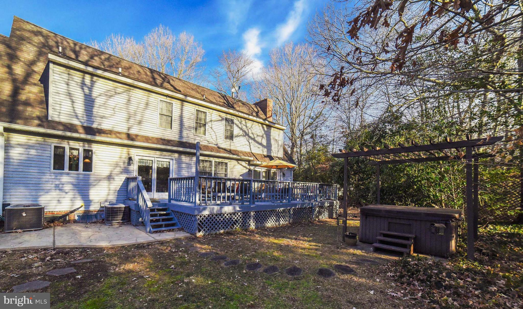 BRETON BAY ESTATES - Residential