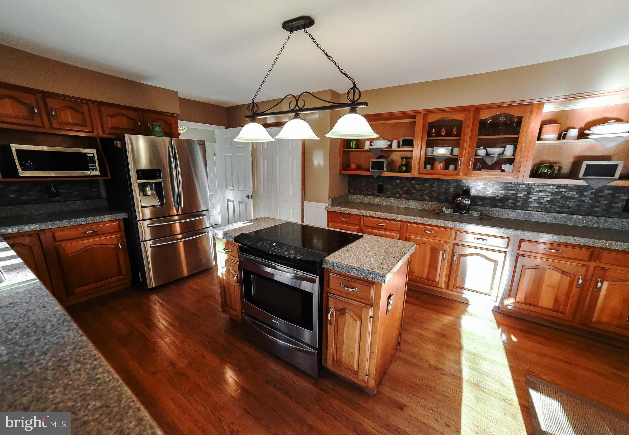 BRETON BAY ESTATES - Residential