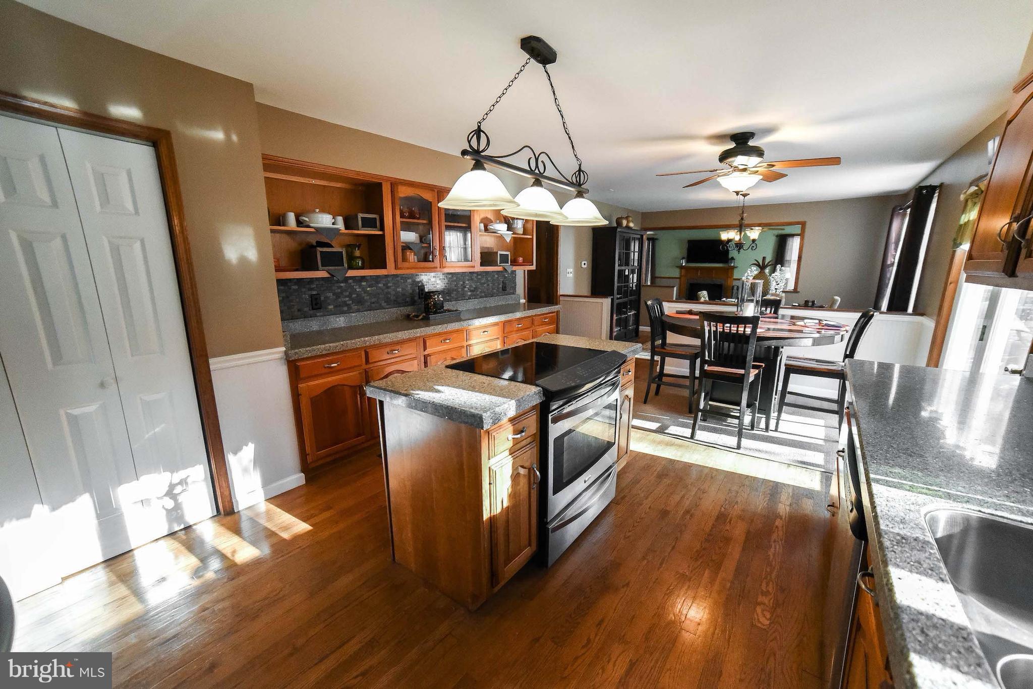 BRETON BAY ESTATES - Residential