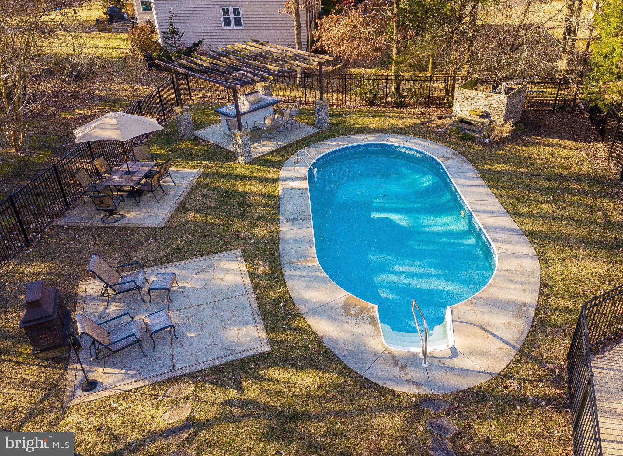 BRETON BAY ESTATES - Residential