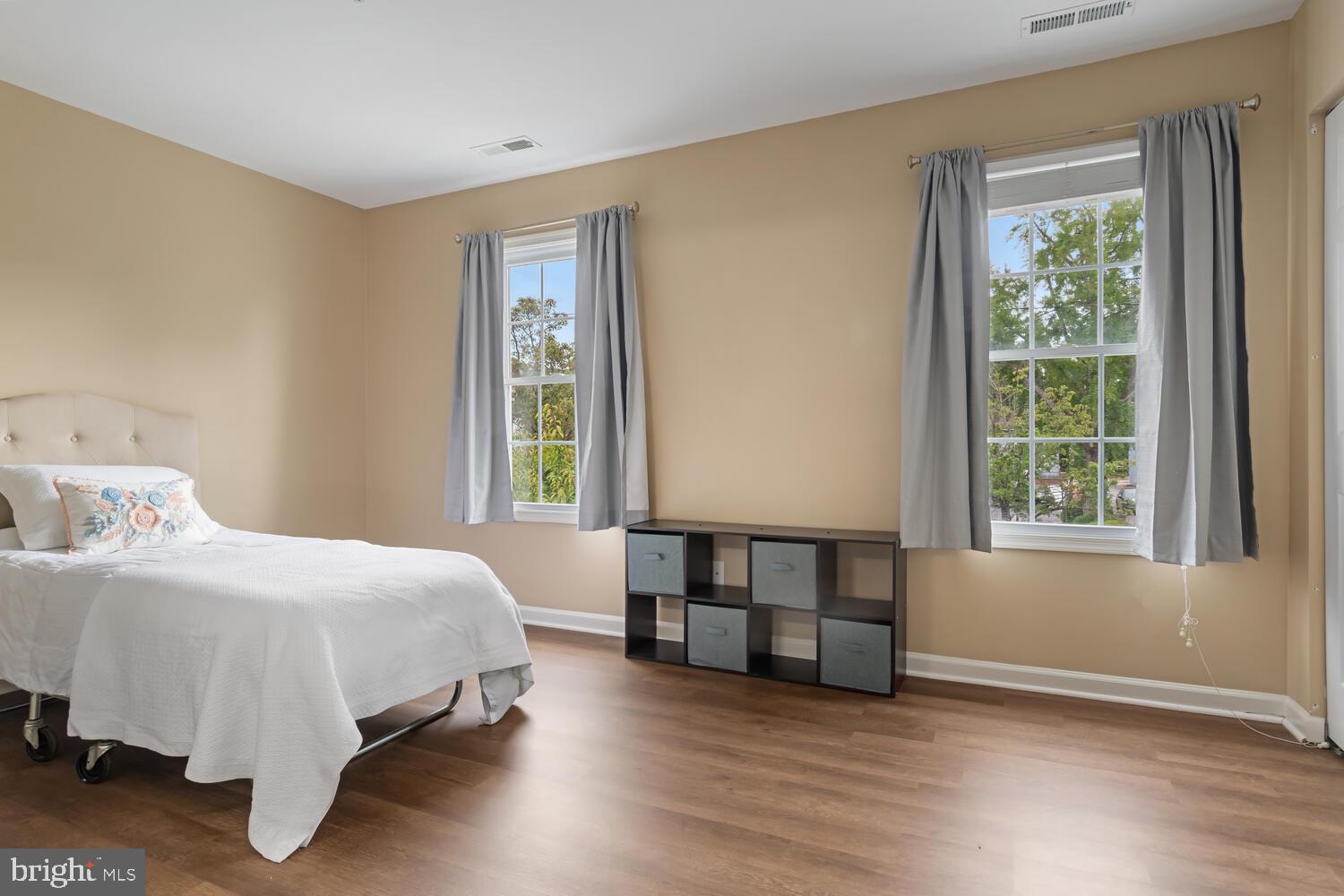 EASTON MEWS - Residential