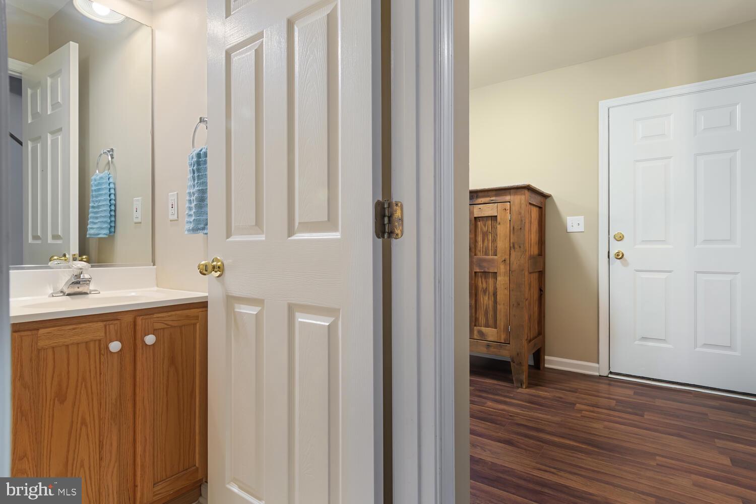 EASTON MEWS - Residential