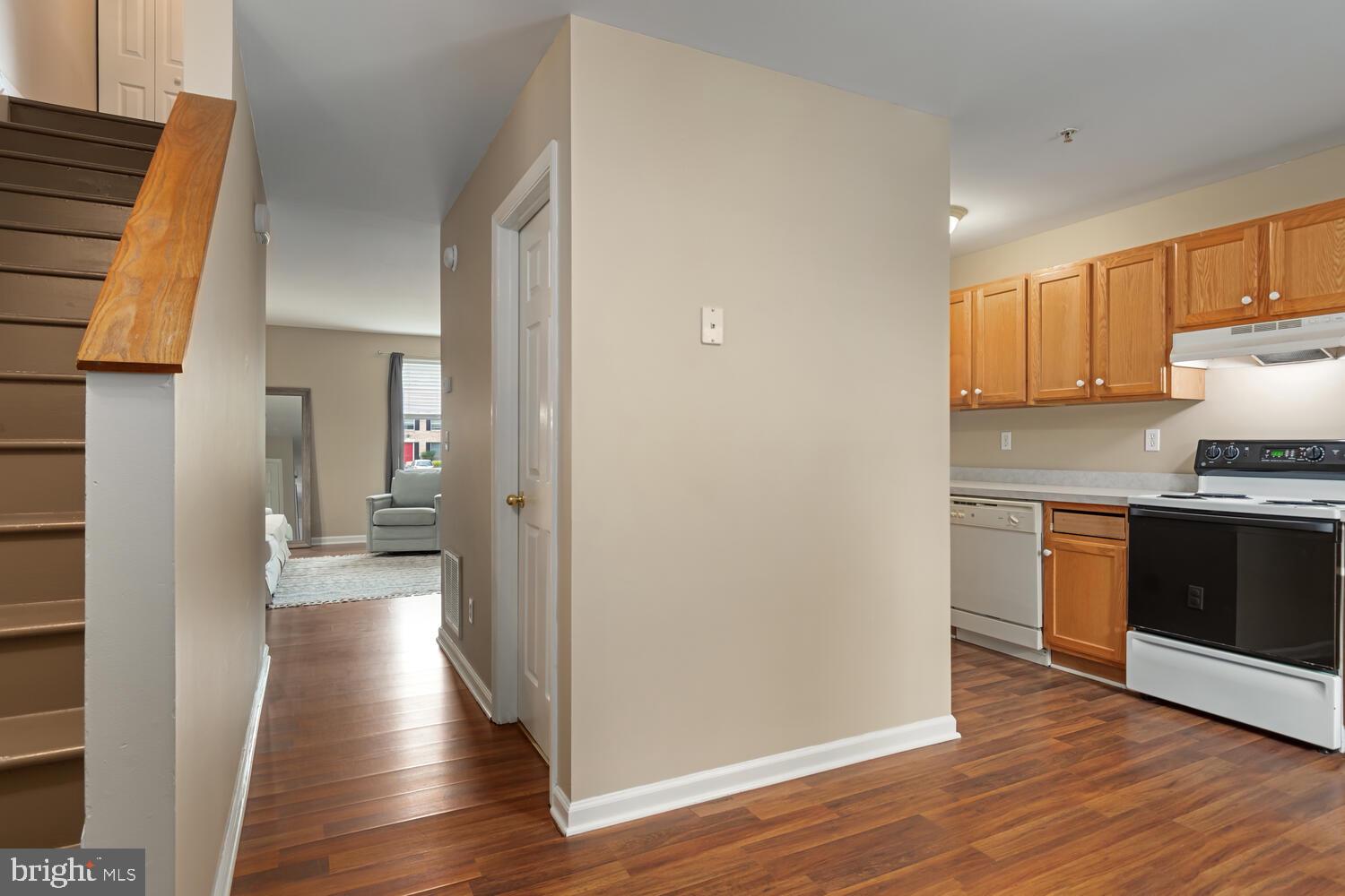 EASTON MEWS - Residential