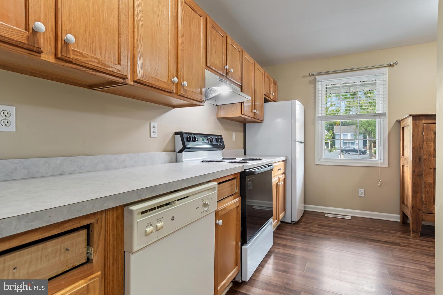 EASTON MEWS - Residential