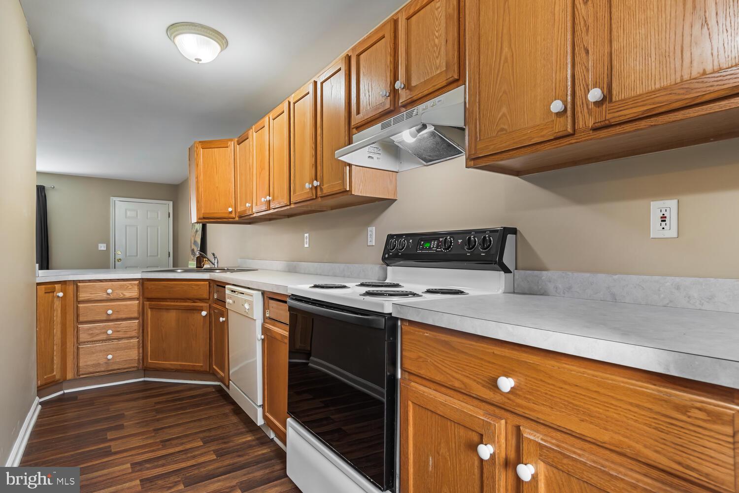 EASTON MEWS - Residential