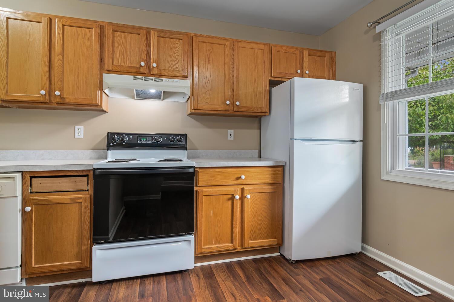 EASTON MEWS - Residential