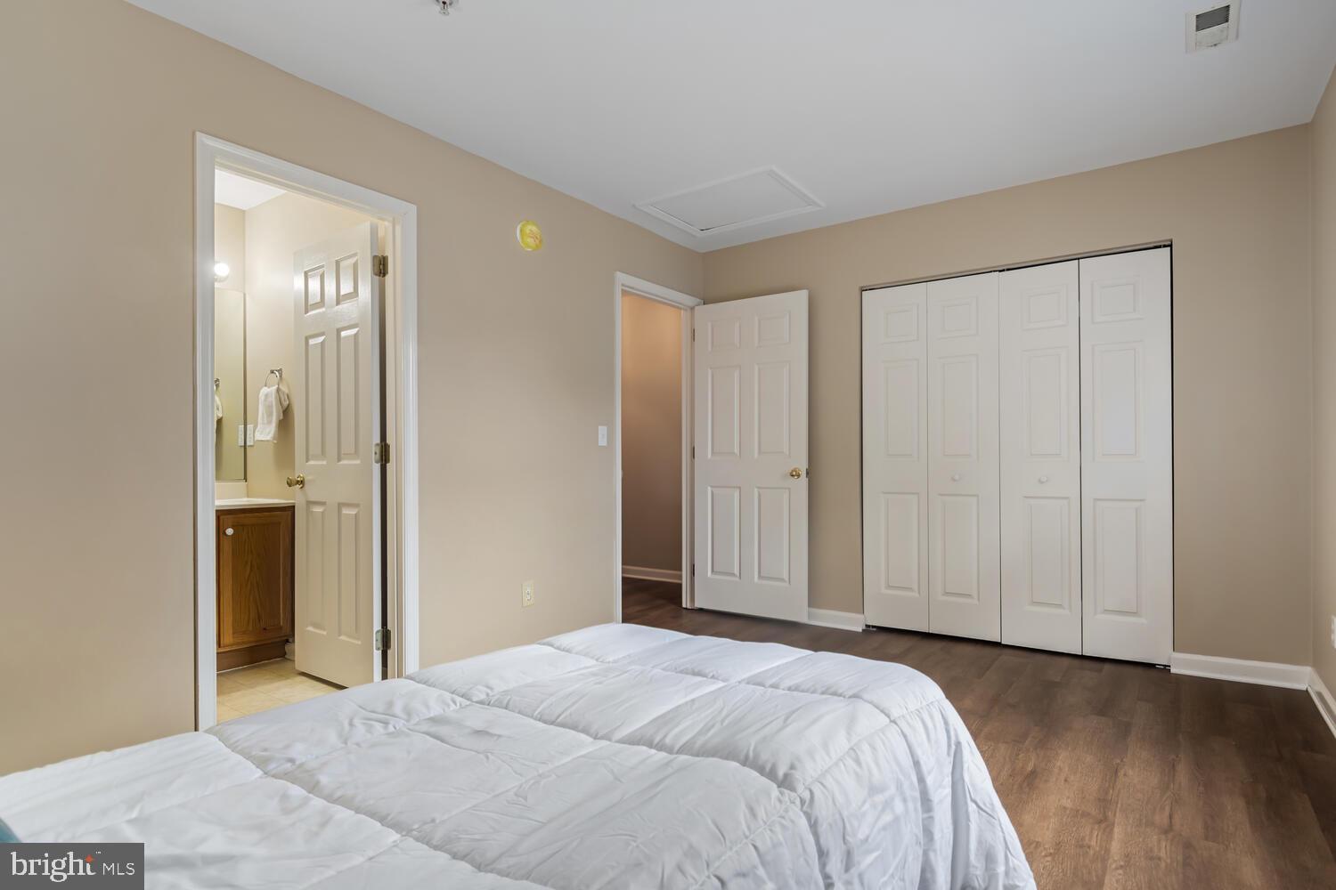 EASTON MEWS - Residential