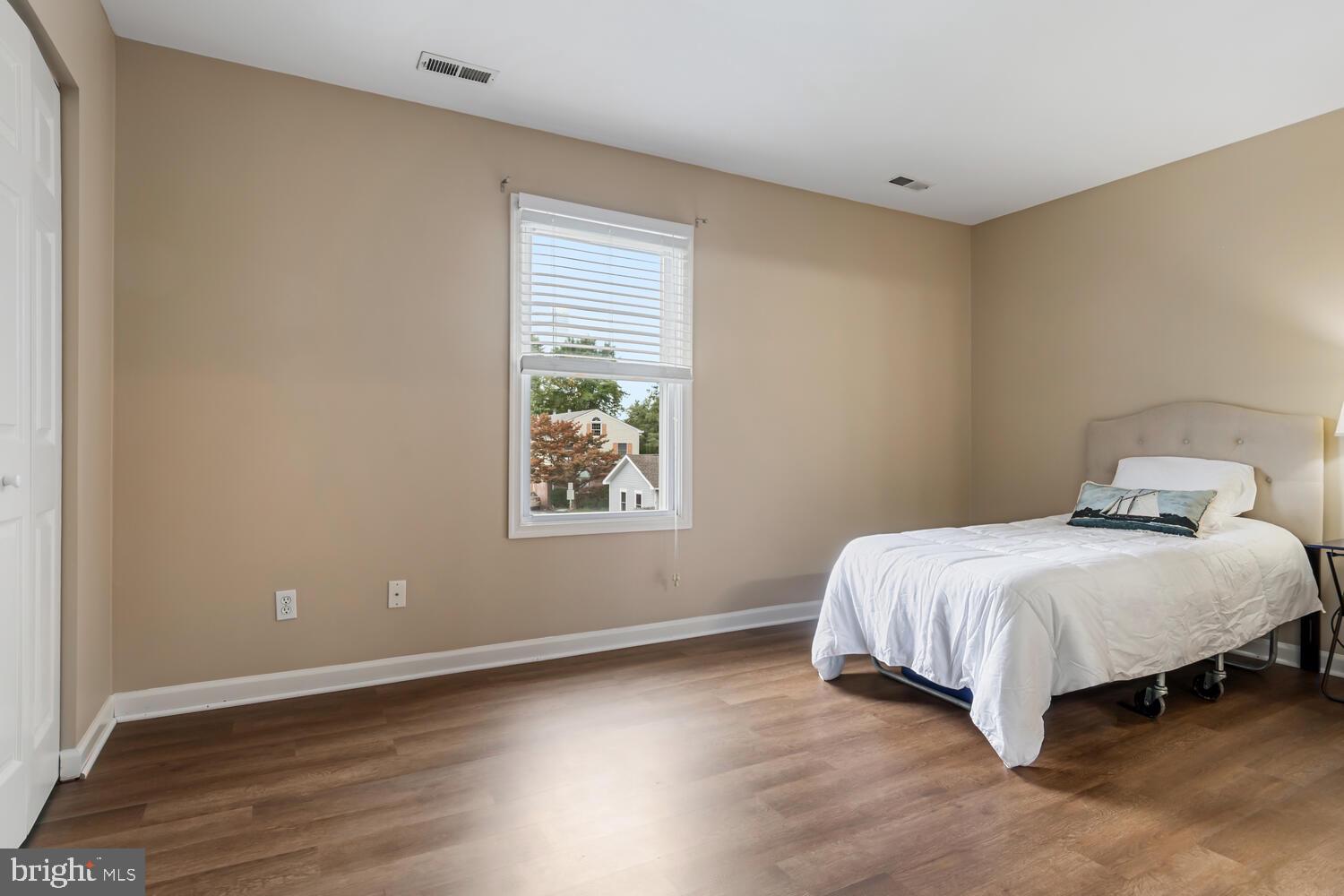 EASTON MEWS - Residential