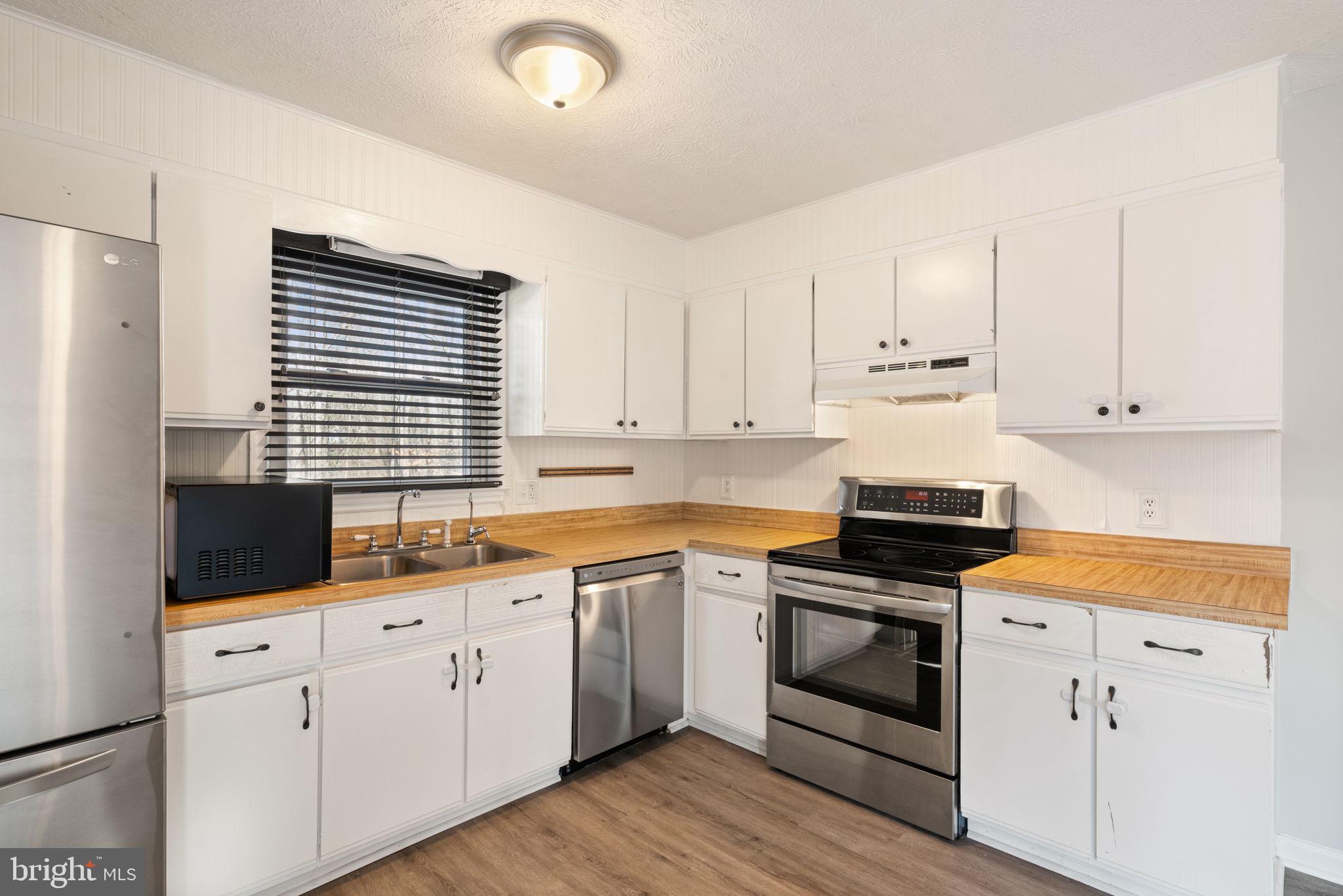 JEFFERSON ESTATES - Residential